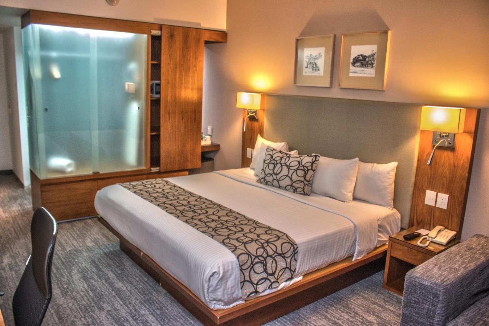 Superior King Room - Photo 7