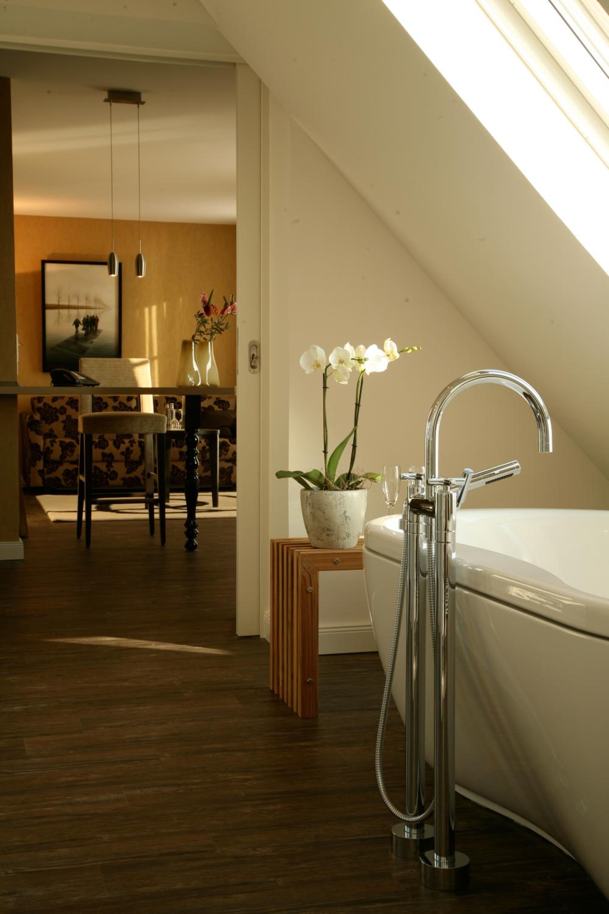 Deluxe Suite - Photo 6