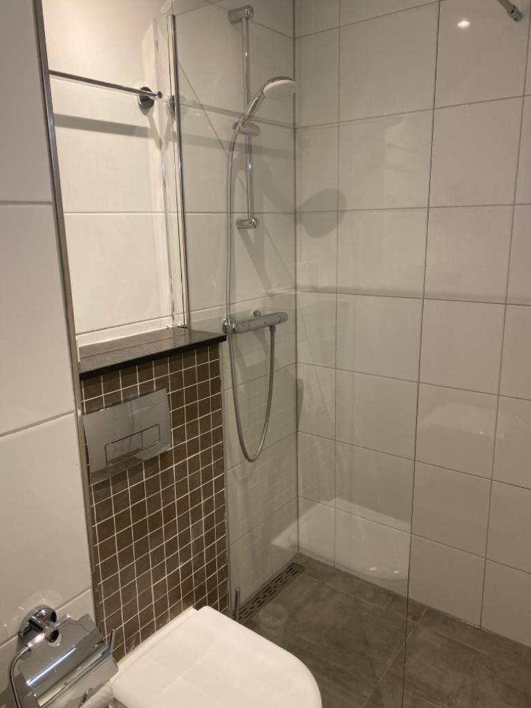 Standard Double Room - Photo 4