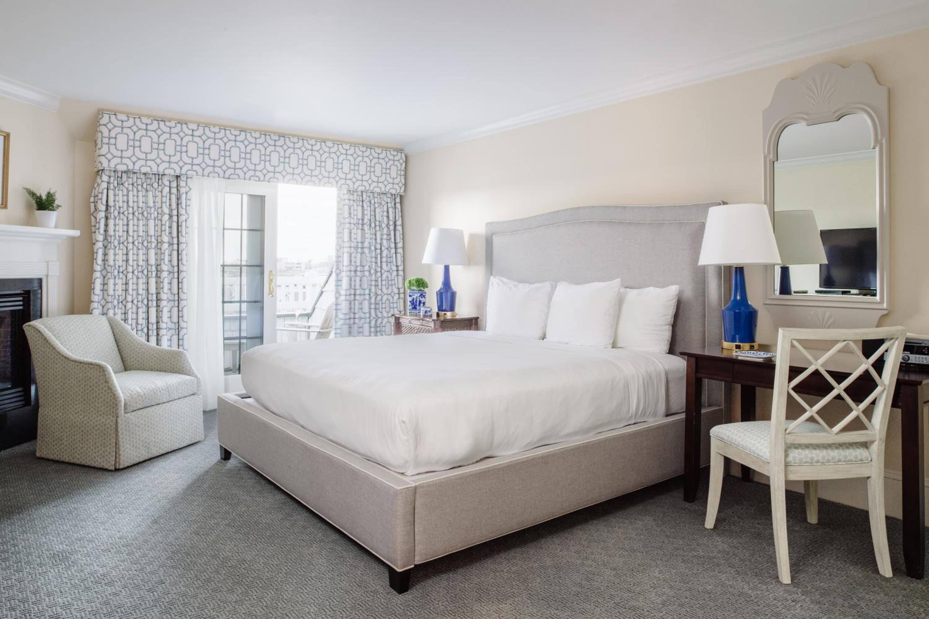 Club Suite (Adults 25+) - Photo 2