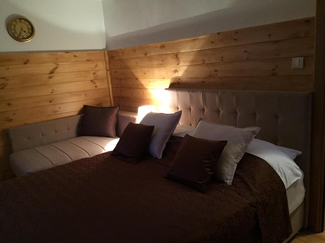 Double or Twin Room with Extra Bed photo 1