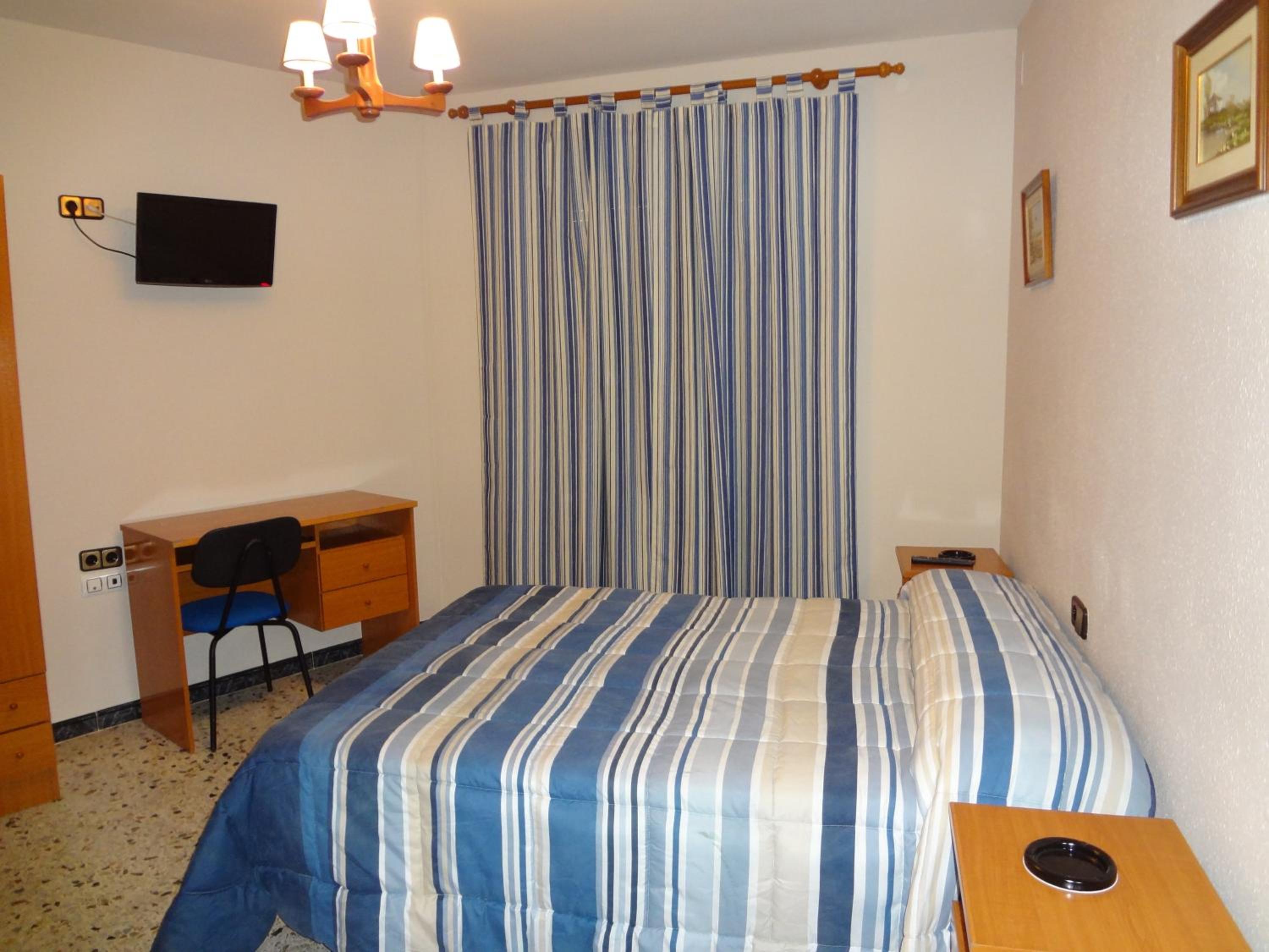 Double Room - Photo 5