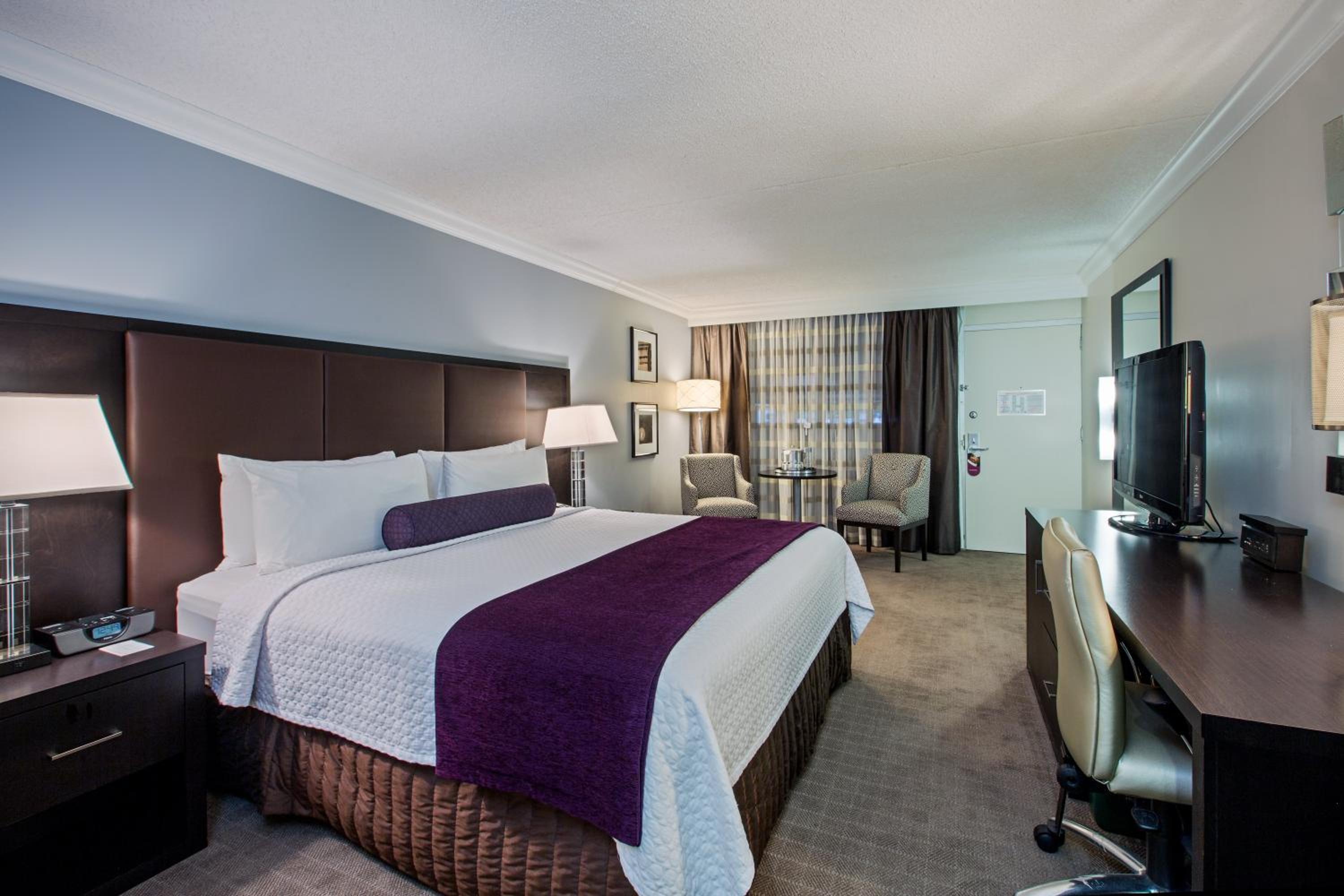 Premium King Room - Photo 1