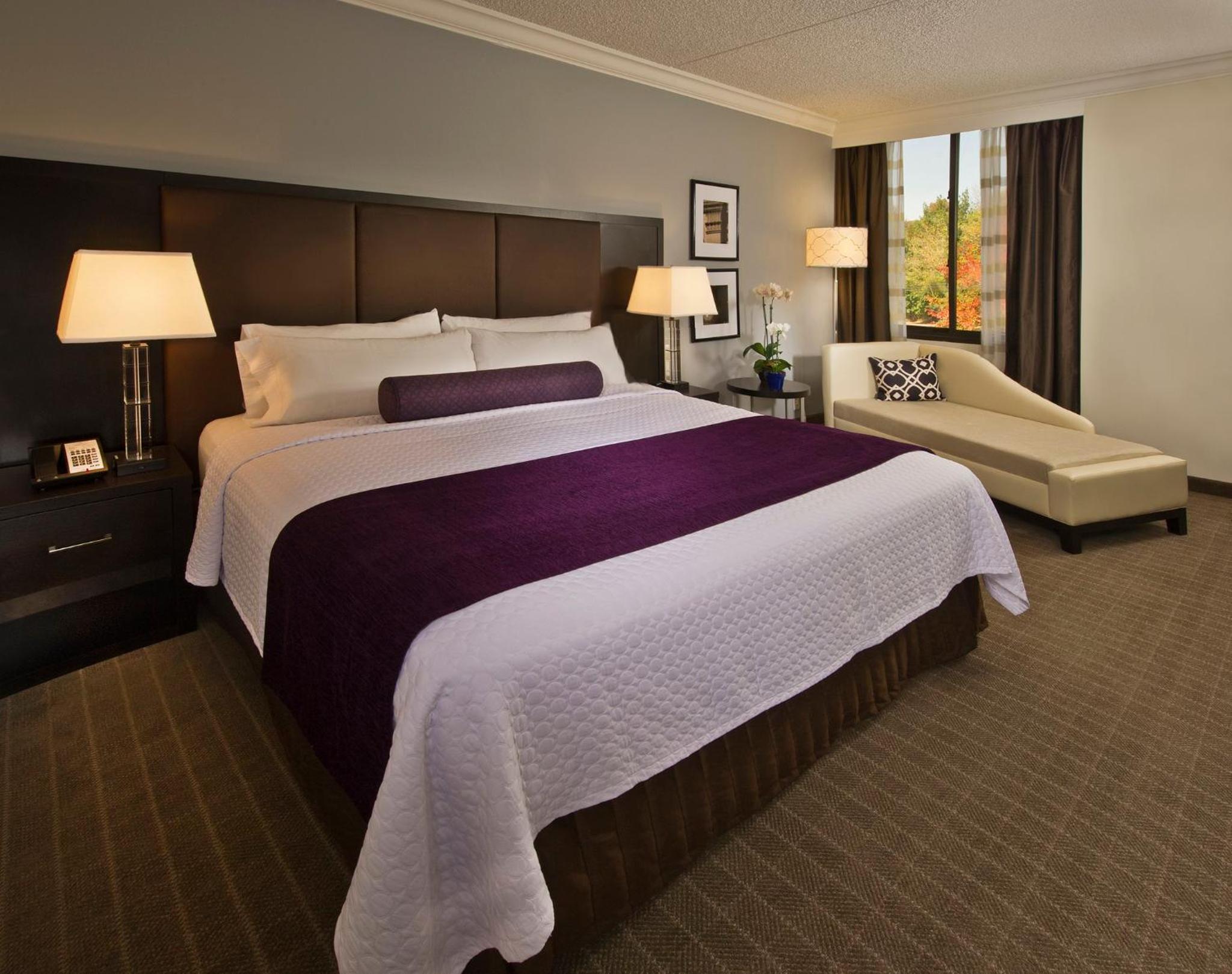 Standard King Room - Photo 3