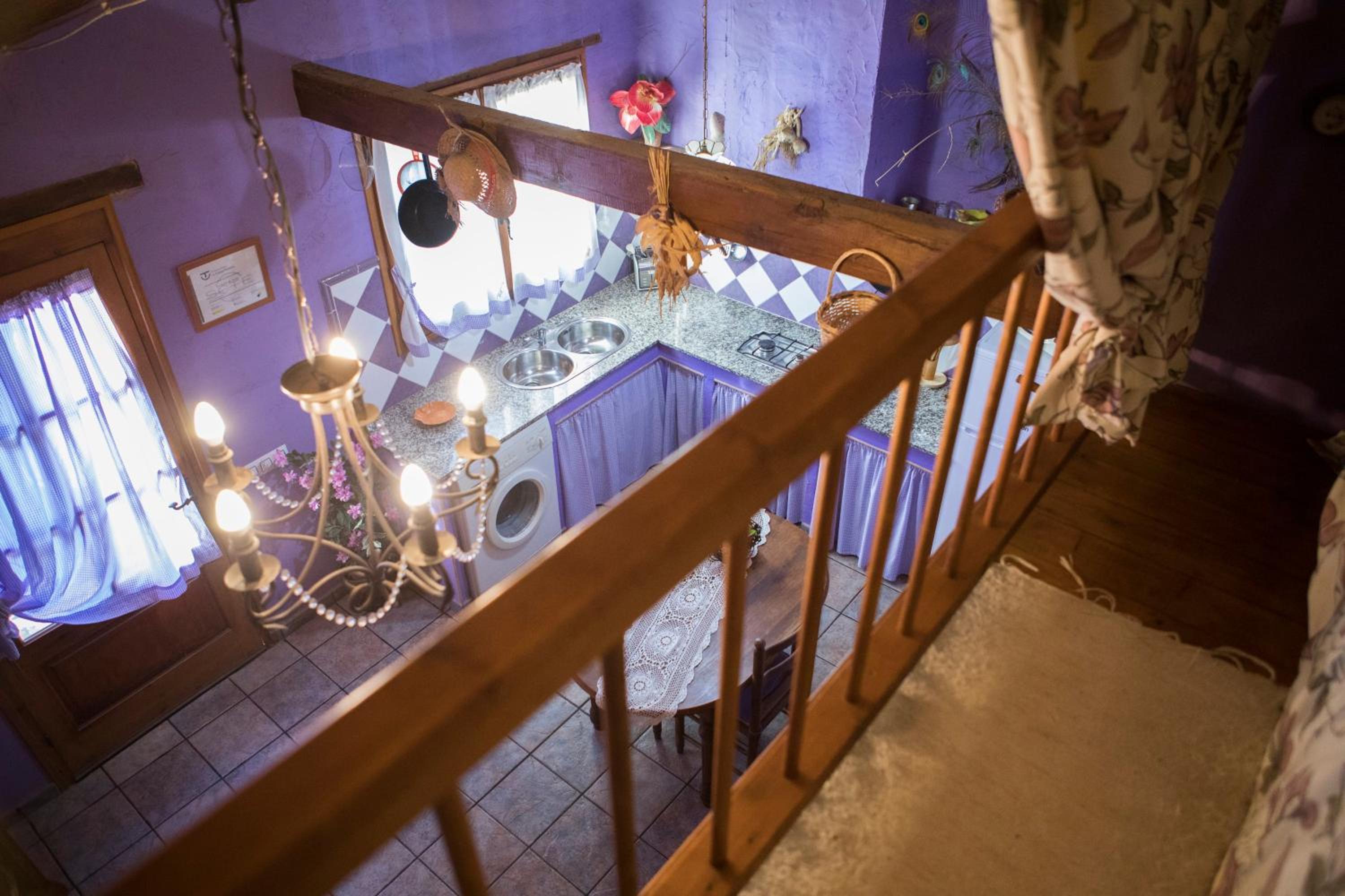 Apartment with Terrace - Photo 9