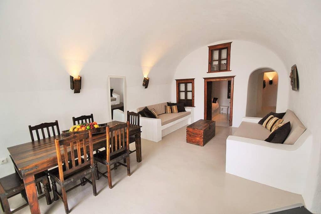 Villa photo 1