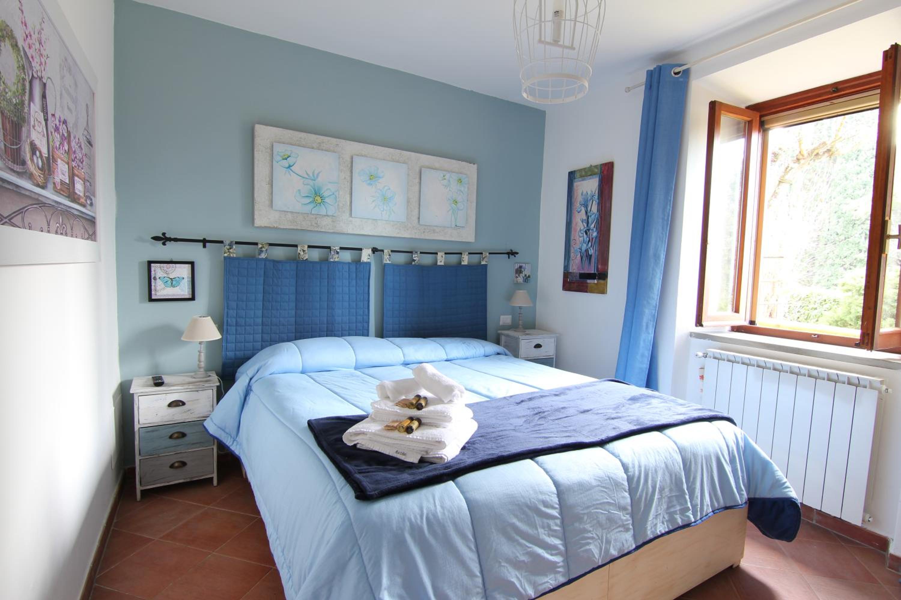 Three-Bedroom House photo 2