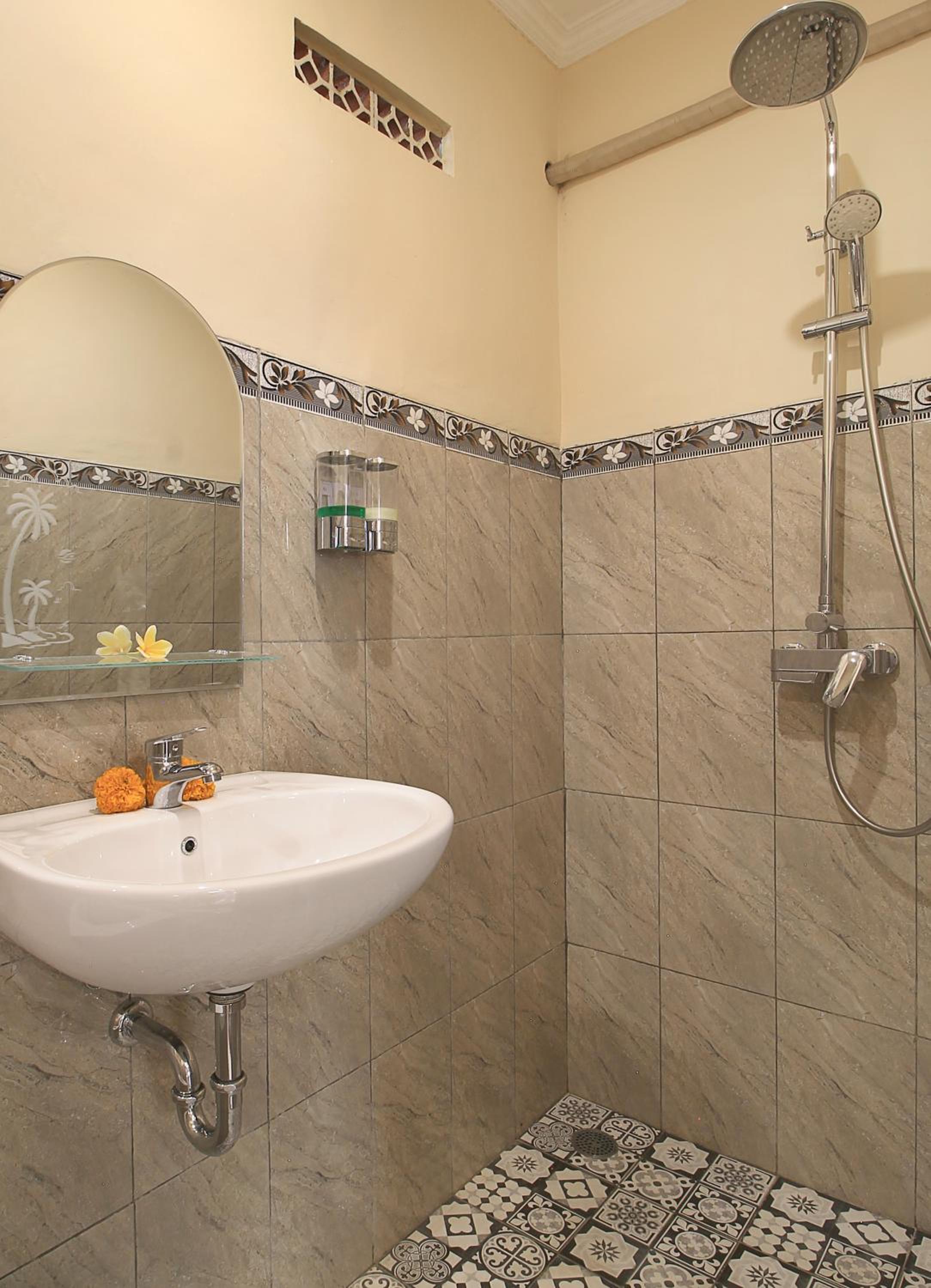 Deluxe Double Room - Photo 8
