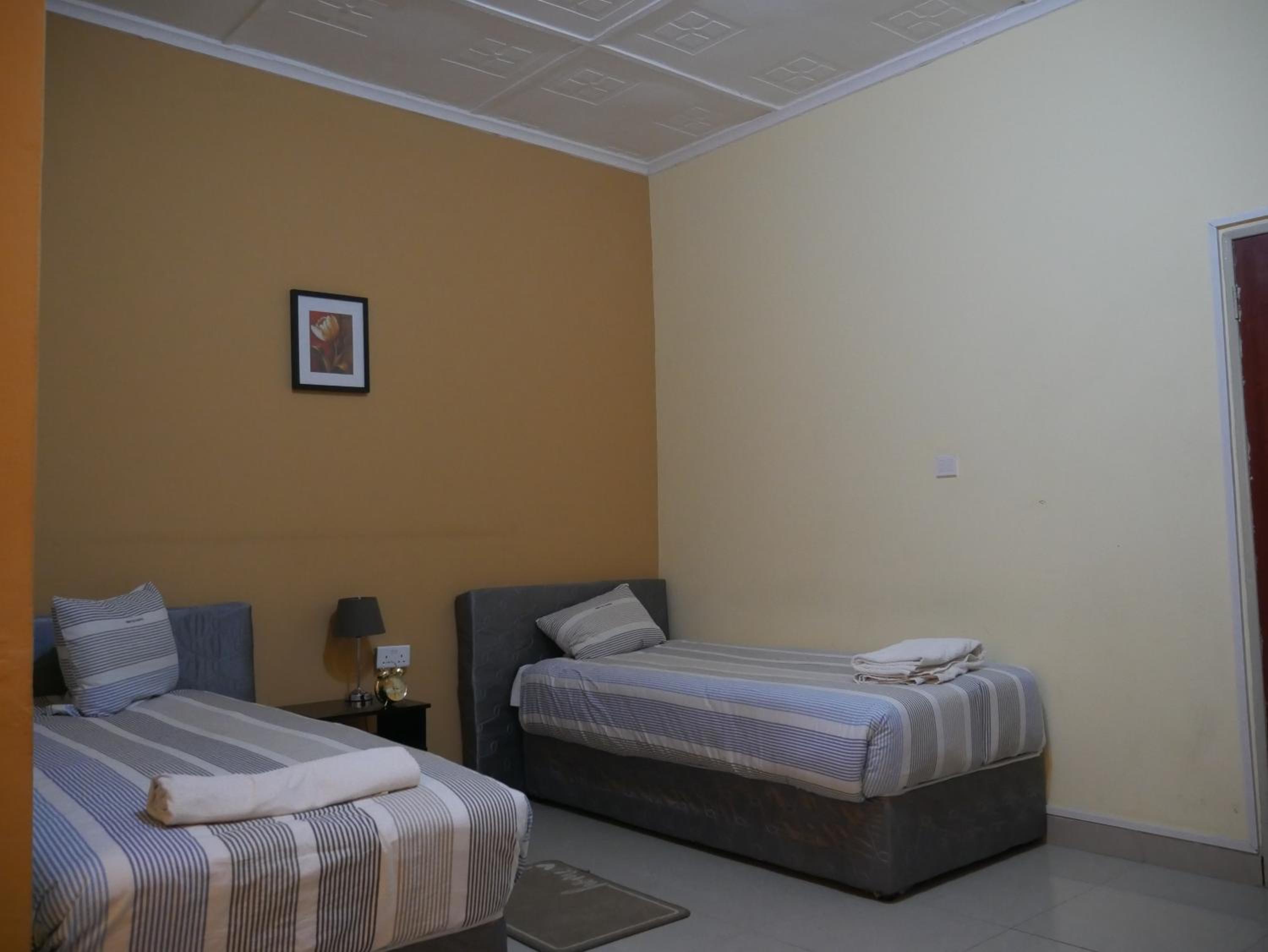 Standard Twin Room photo 3