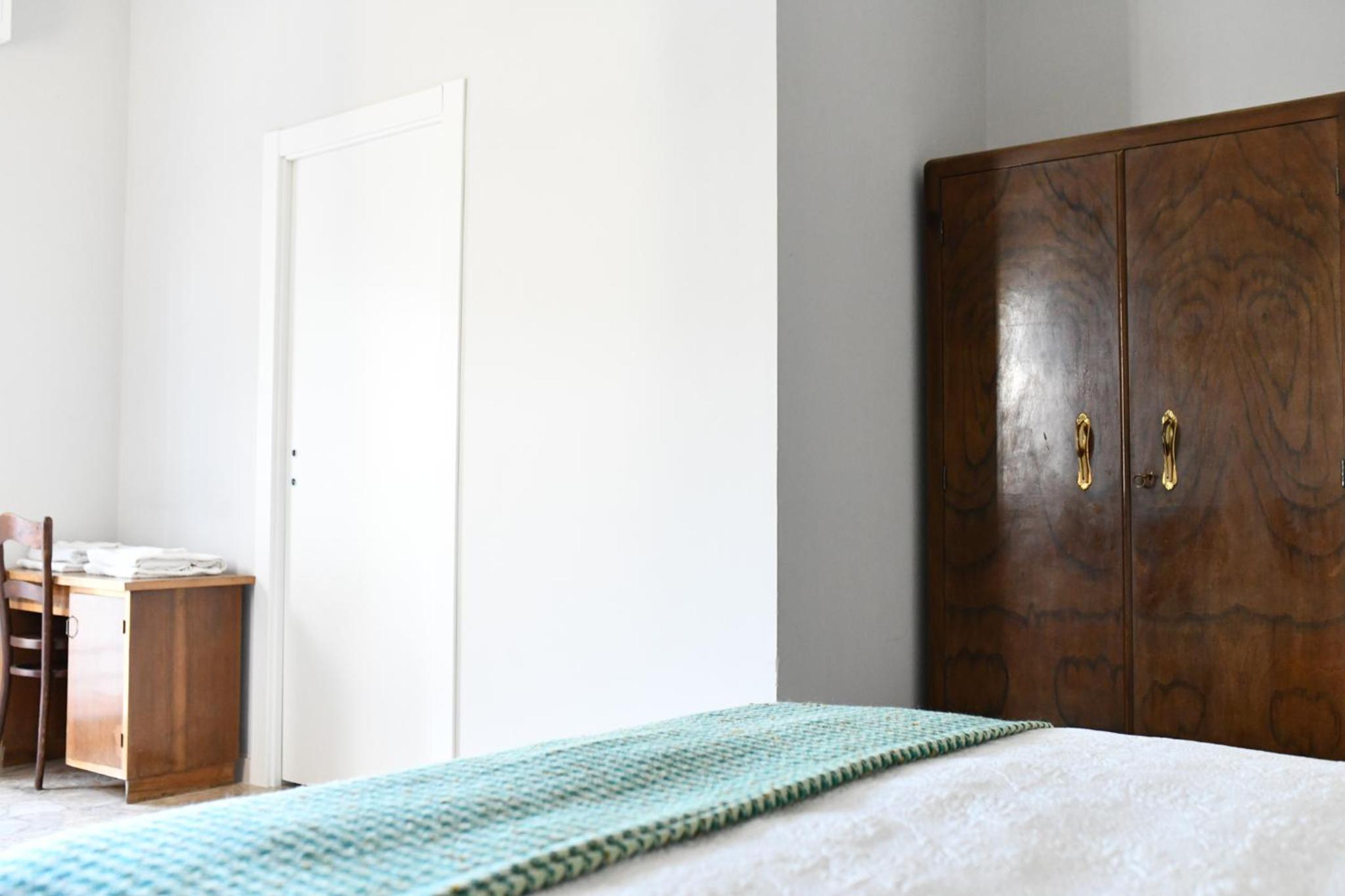 Double or Twin Room with Balcony and Mountain View - Photo 1