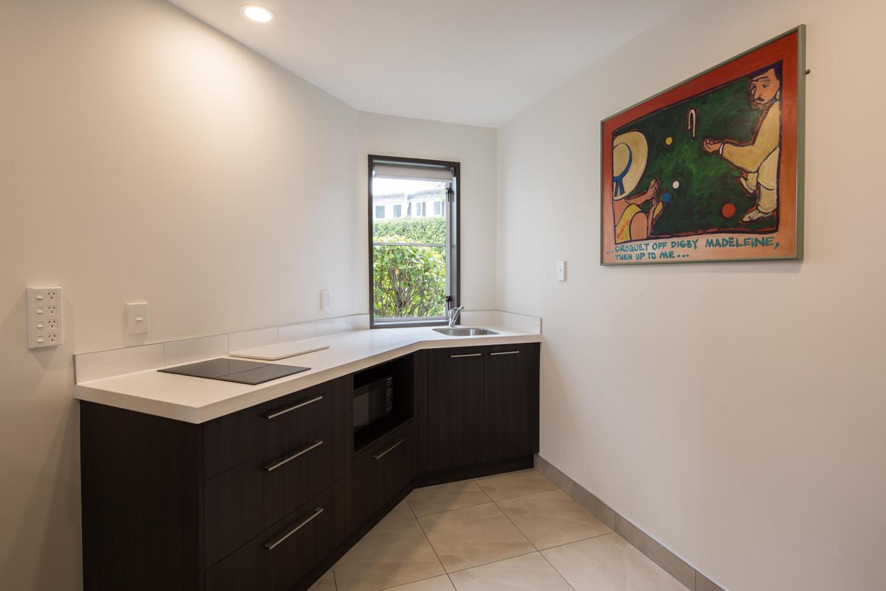 Deluxe Two-Bedroom Apartment - Photo 5