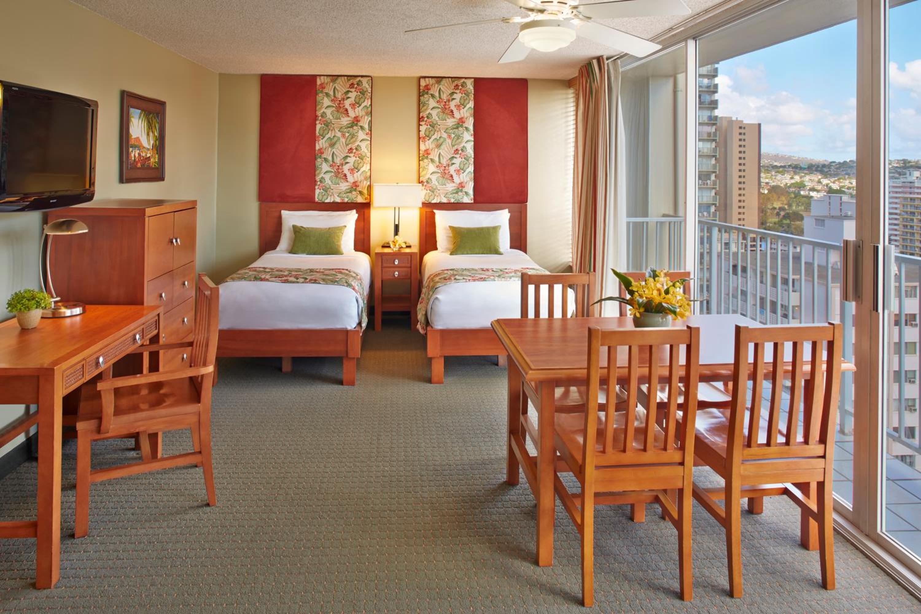 Partial Ocean View Studio Suite with Two Twin Beds thumbnail 5