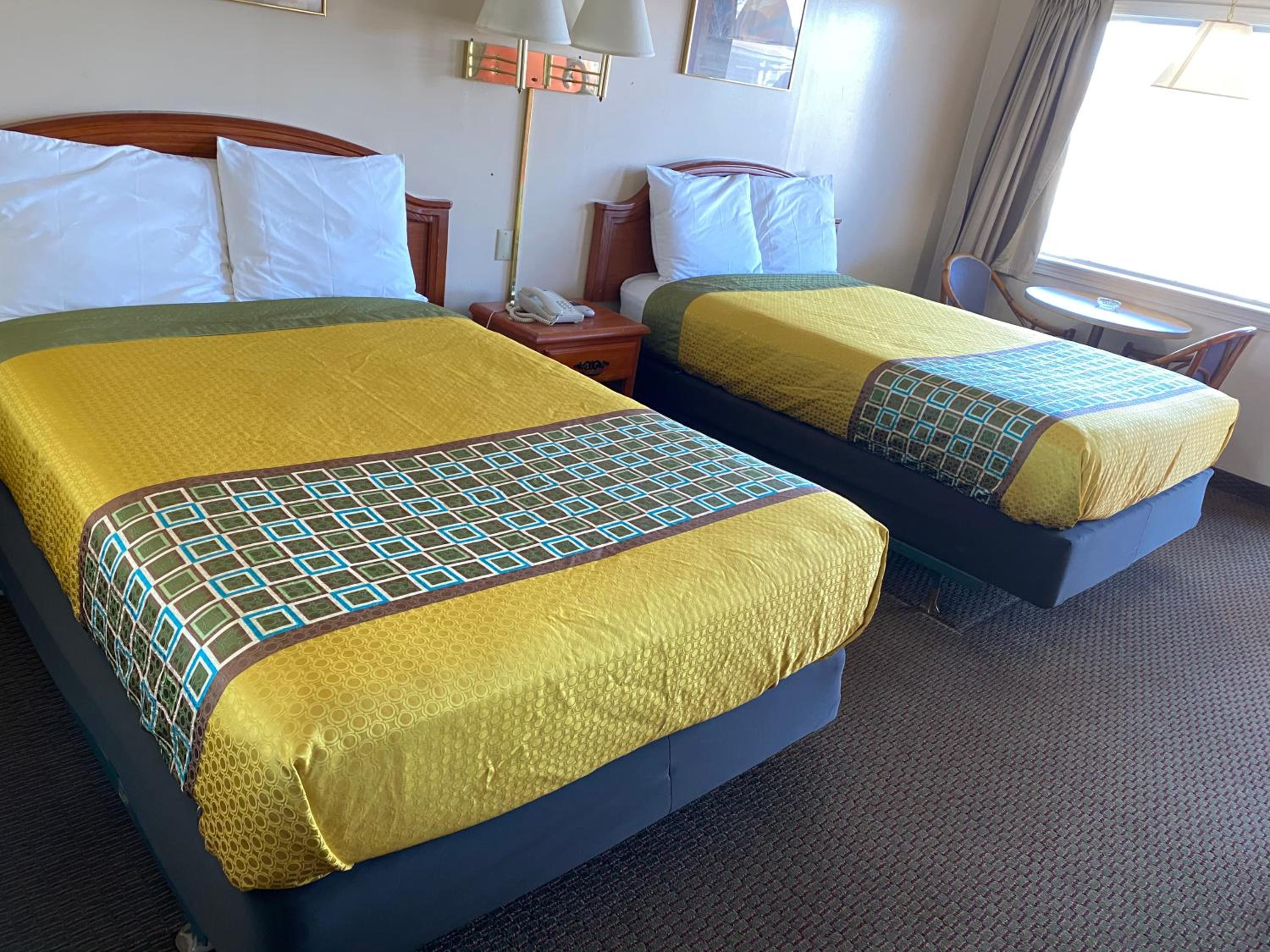 Room with Two Double Beds - Smoking photo 3