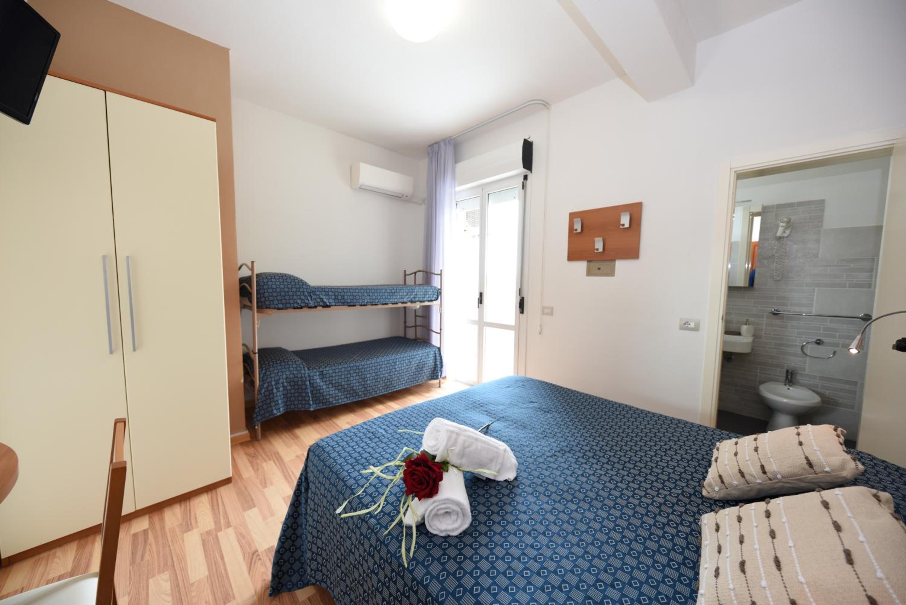 Quadruple Room with Terrace