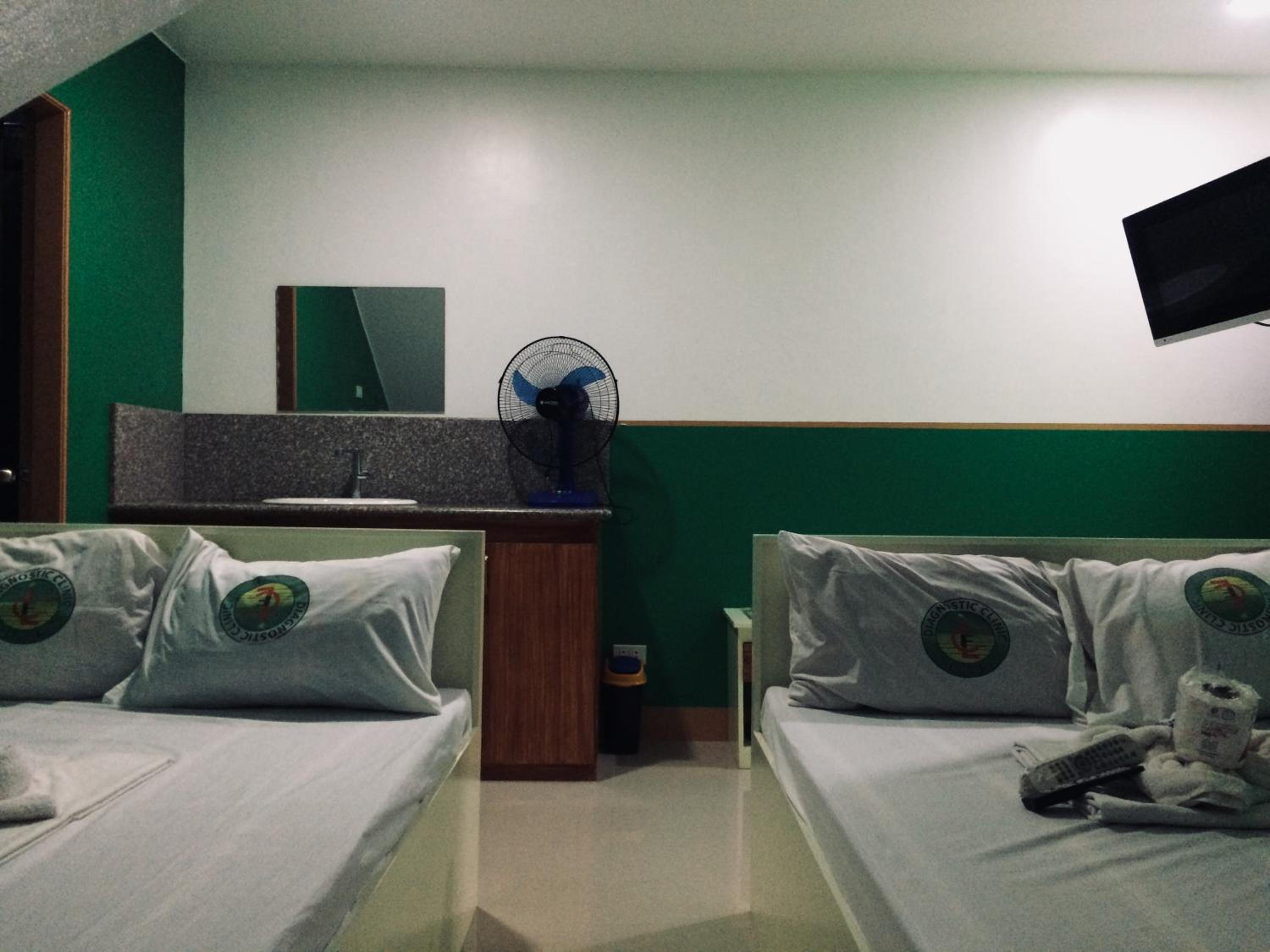 Classic Quadruple Room - Photo 5