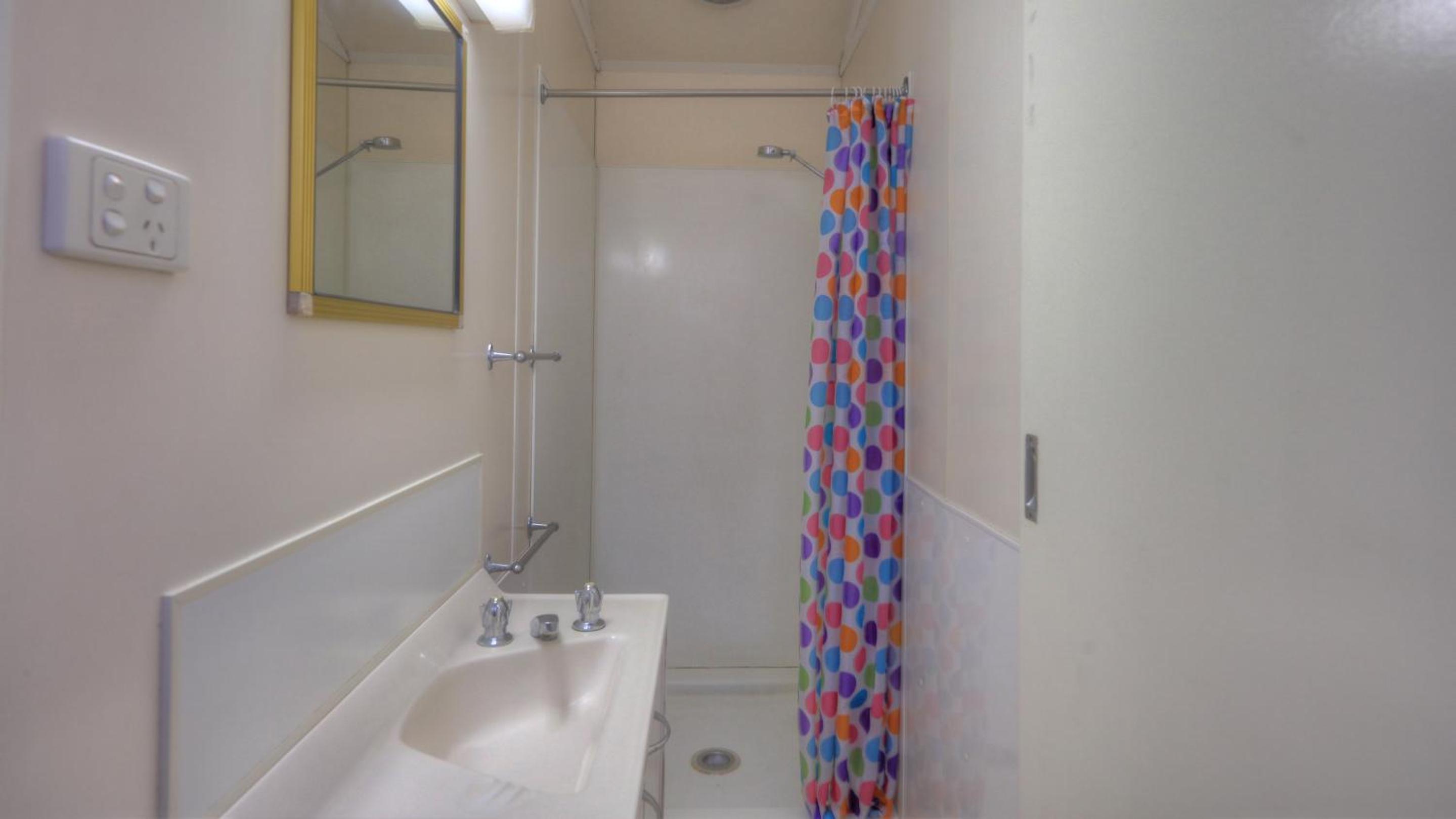 Ensuite Family Cabin photo 3