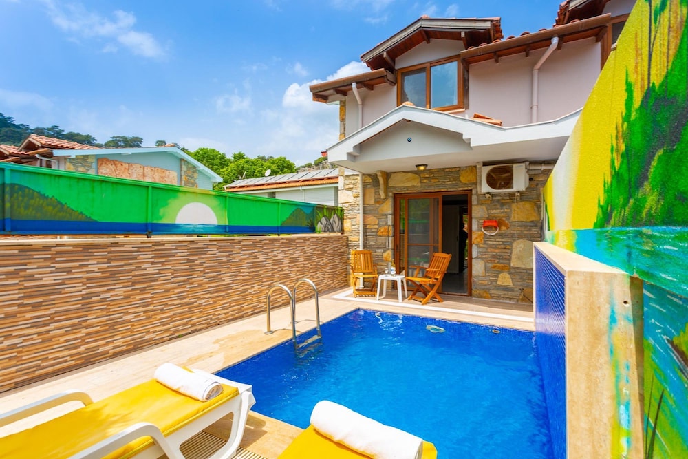 Villa photo 1