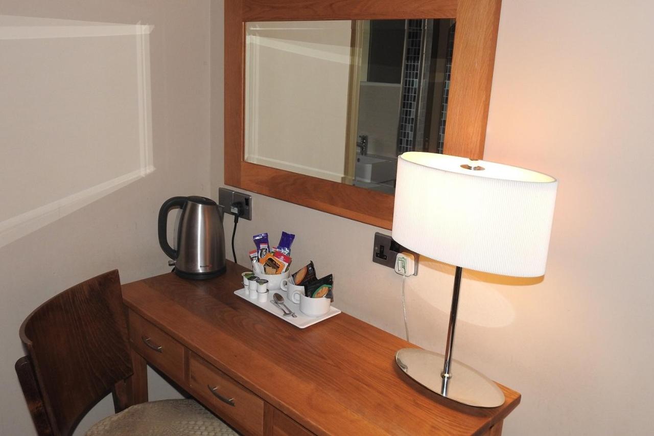 Superior Family Room - Photo 2