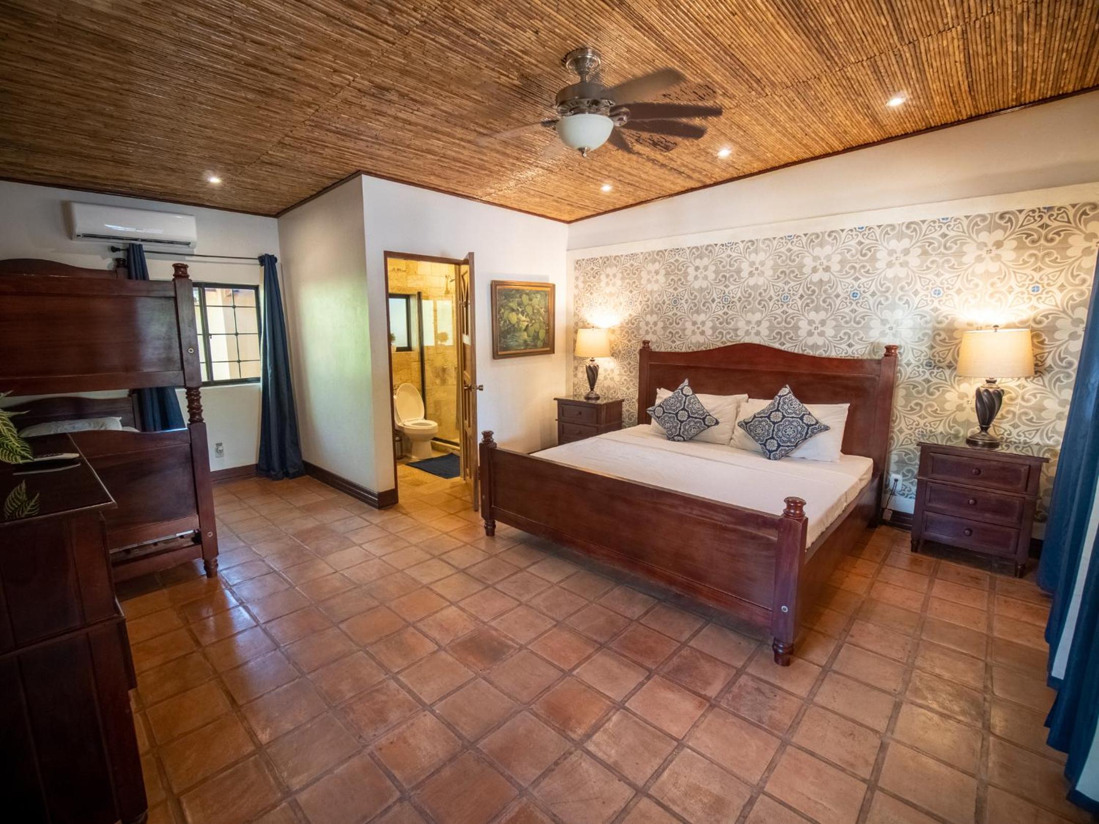 Triple Room with Pool View photo 3