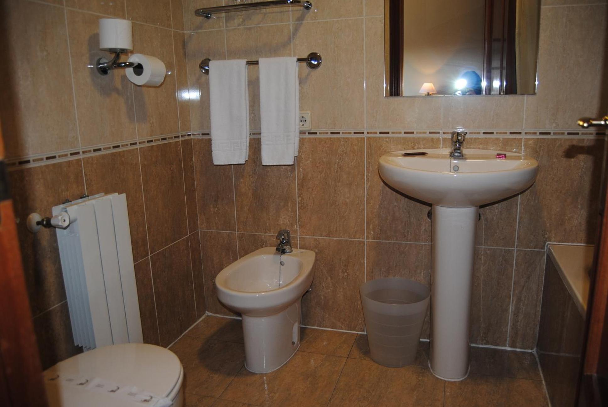 Double Room - Photo 2