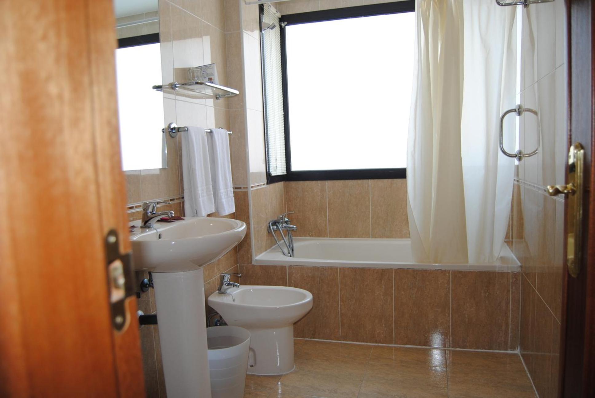 Double Room - Photo 4