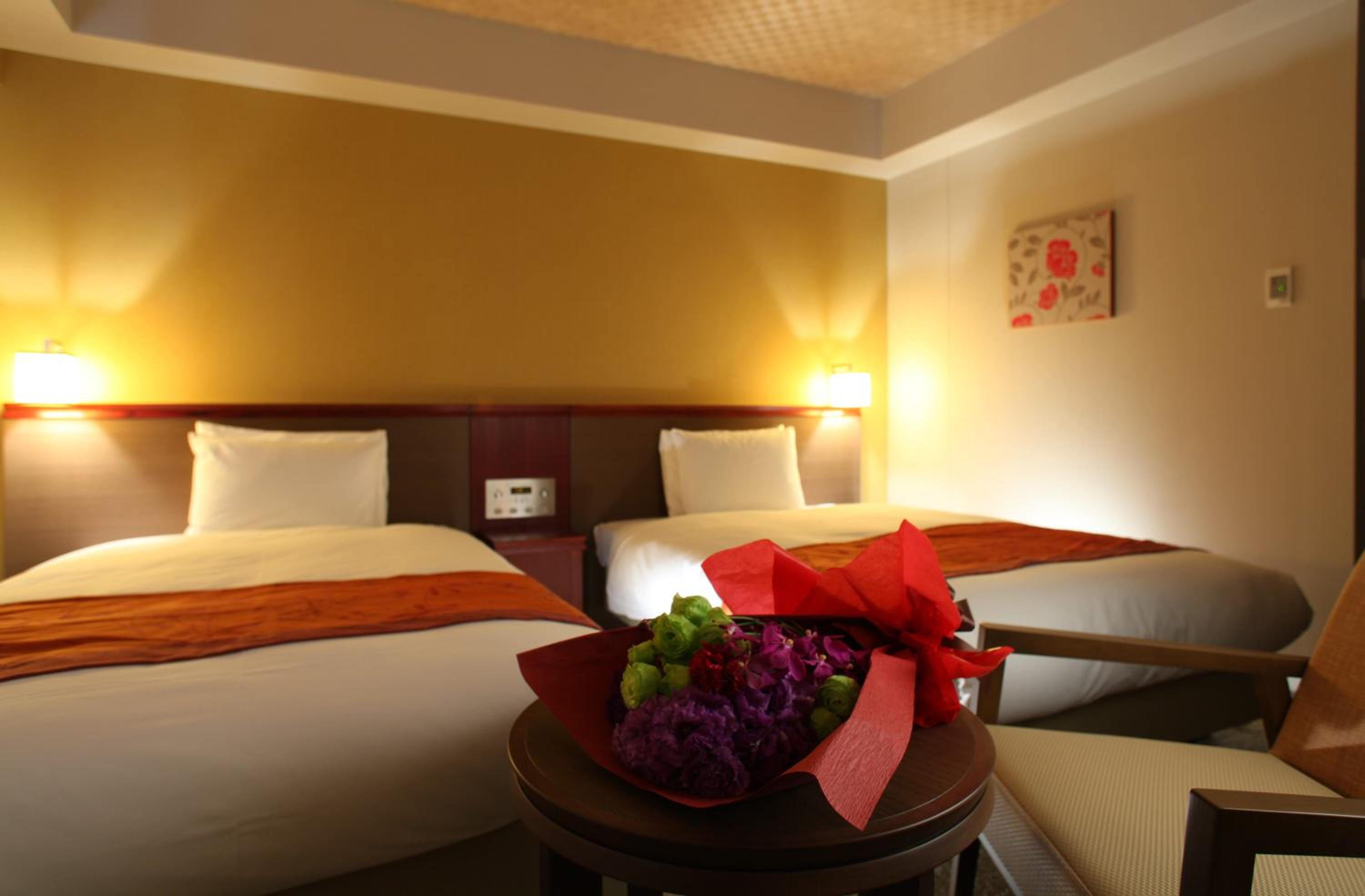 Twin Room - Non-Smoking - Photo 3