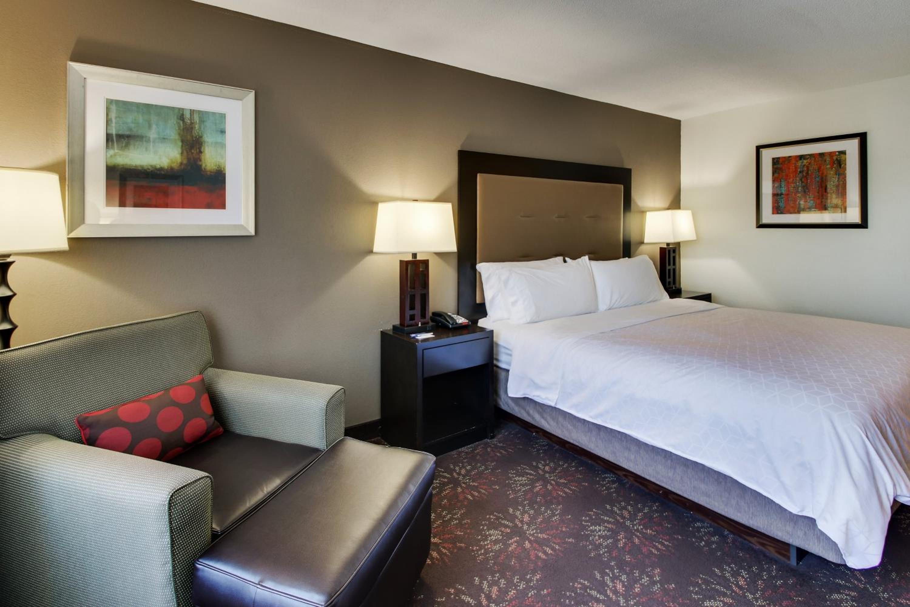 Standard King Room - Photo 2
