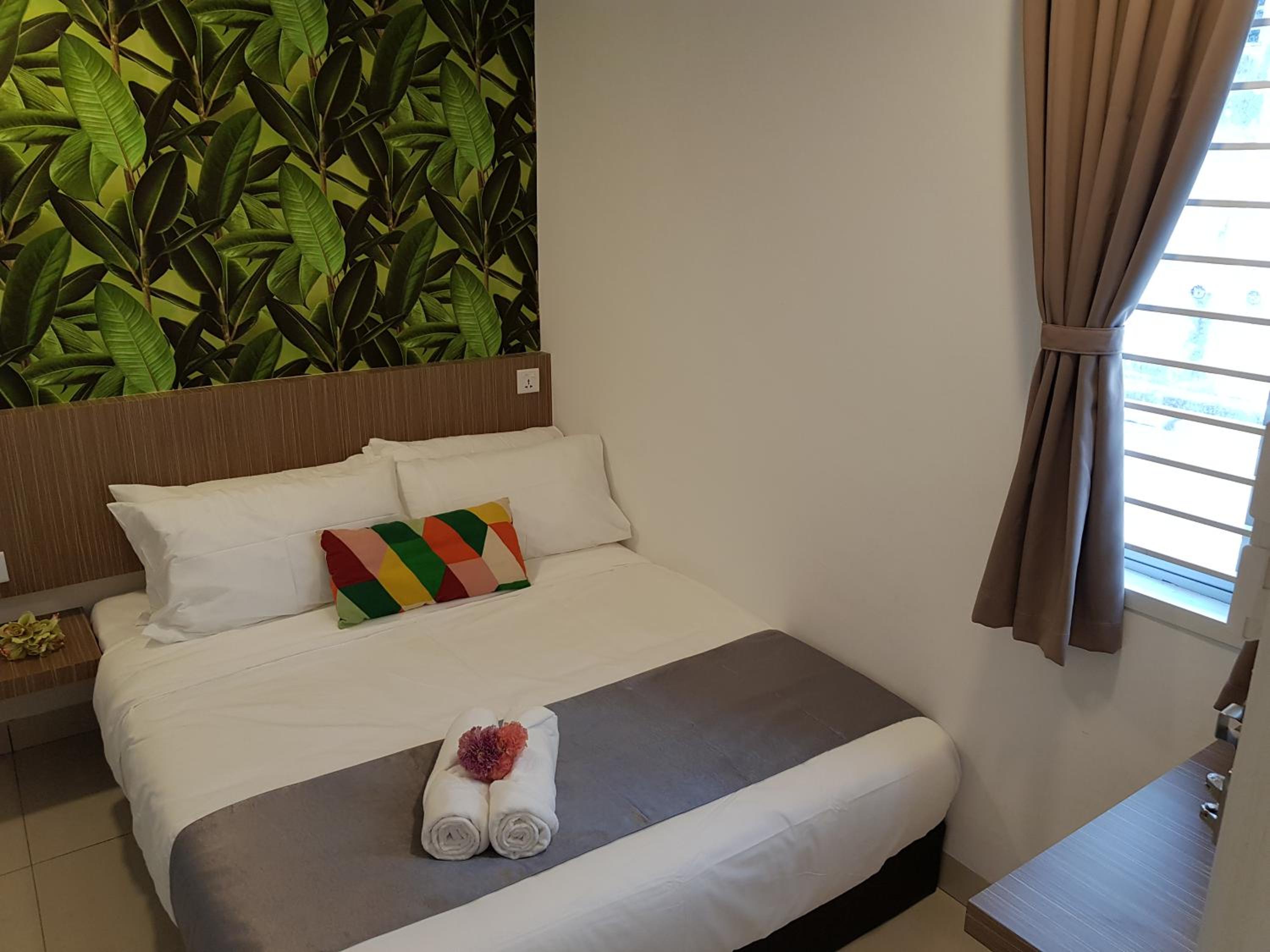Standard Queen Room - Photo 12