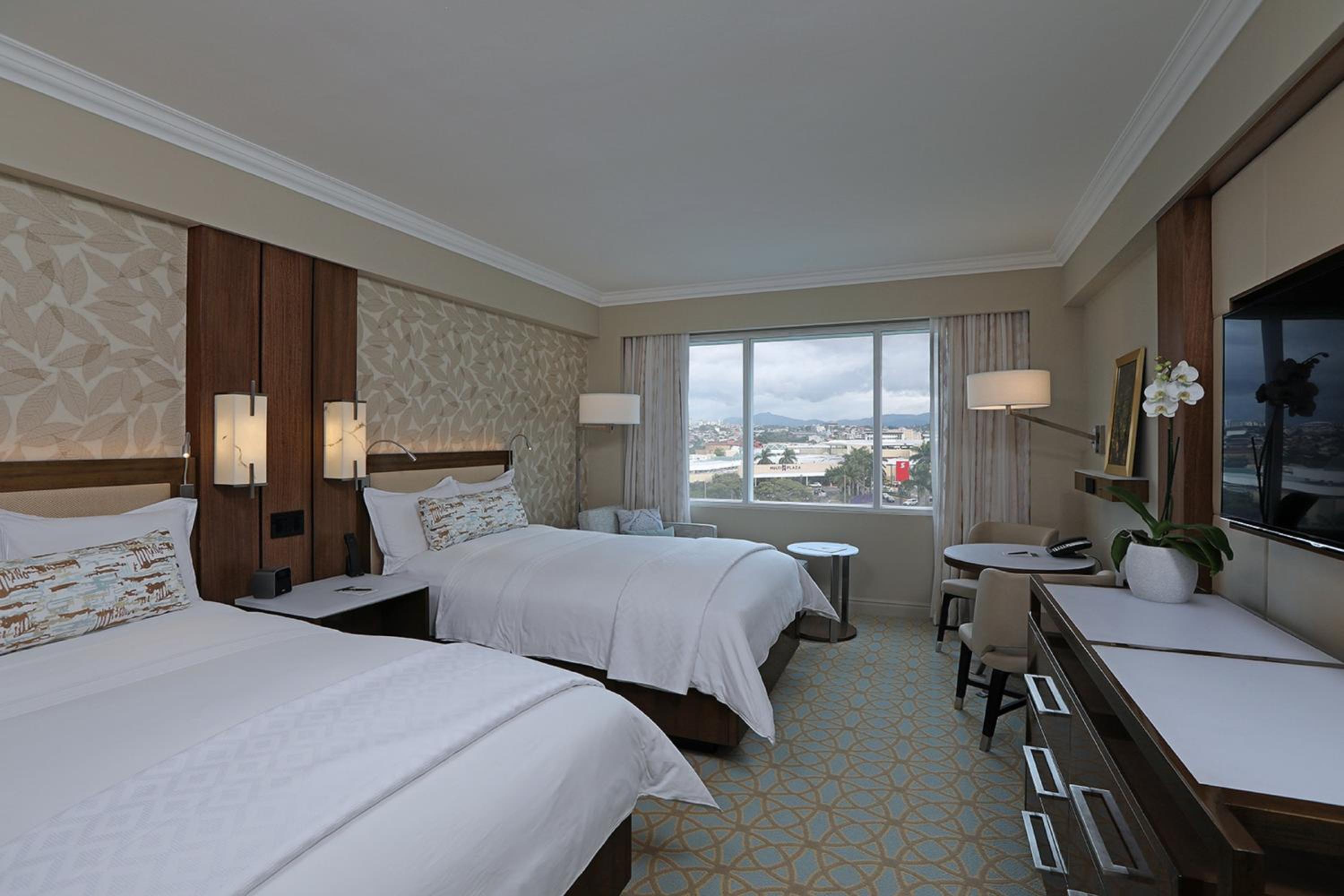 Classic Double Room with Two Double Beds - Photo 4