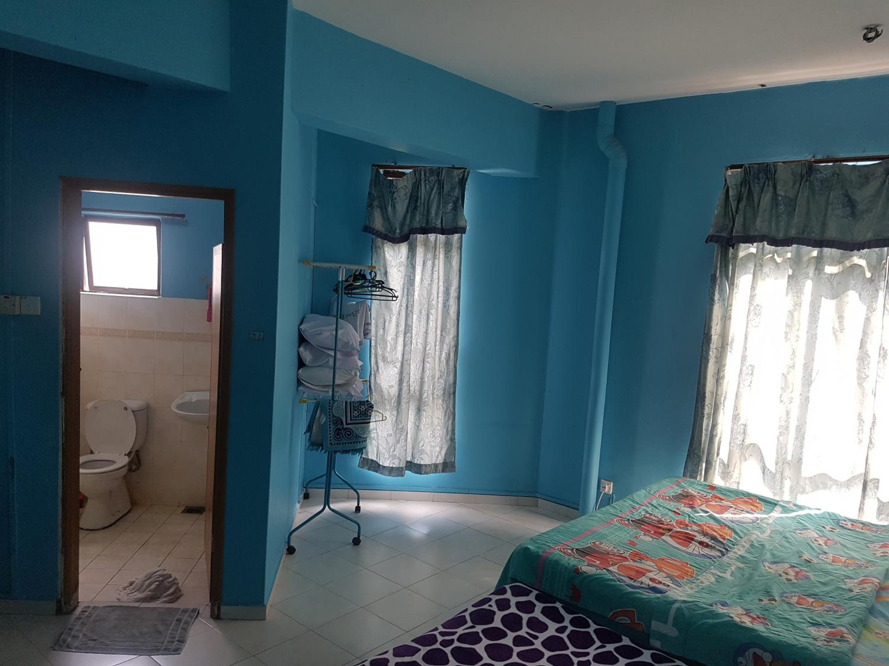 Three-Bedroom Apartment - Photo 2