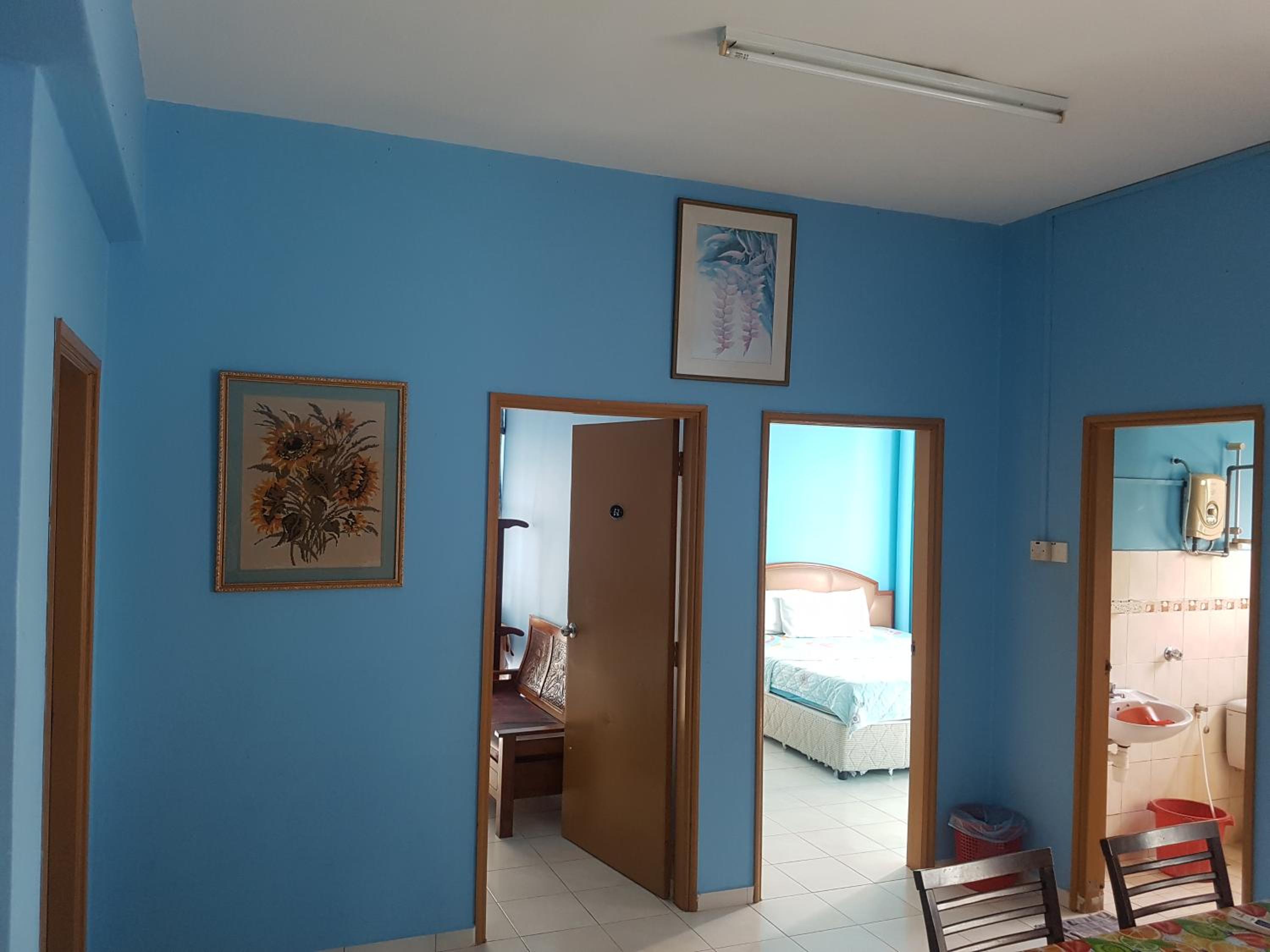 Three-Bedroom Apartment - Photo 11