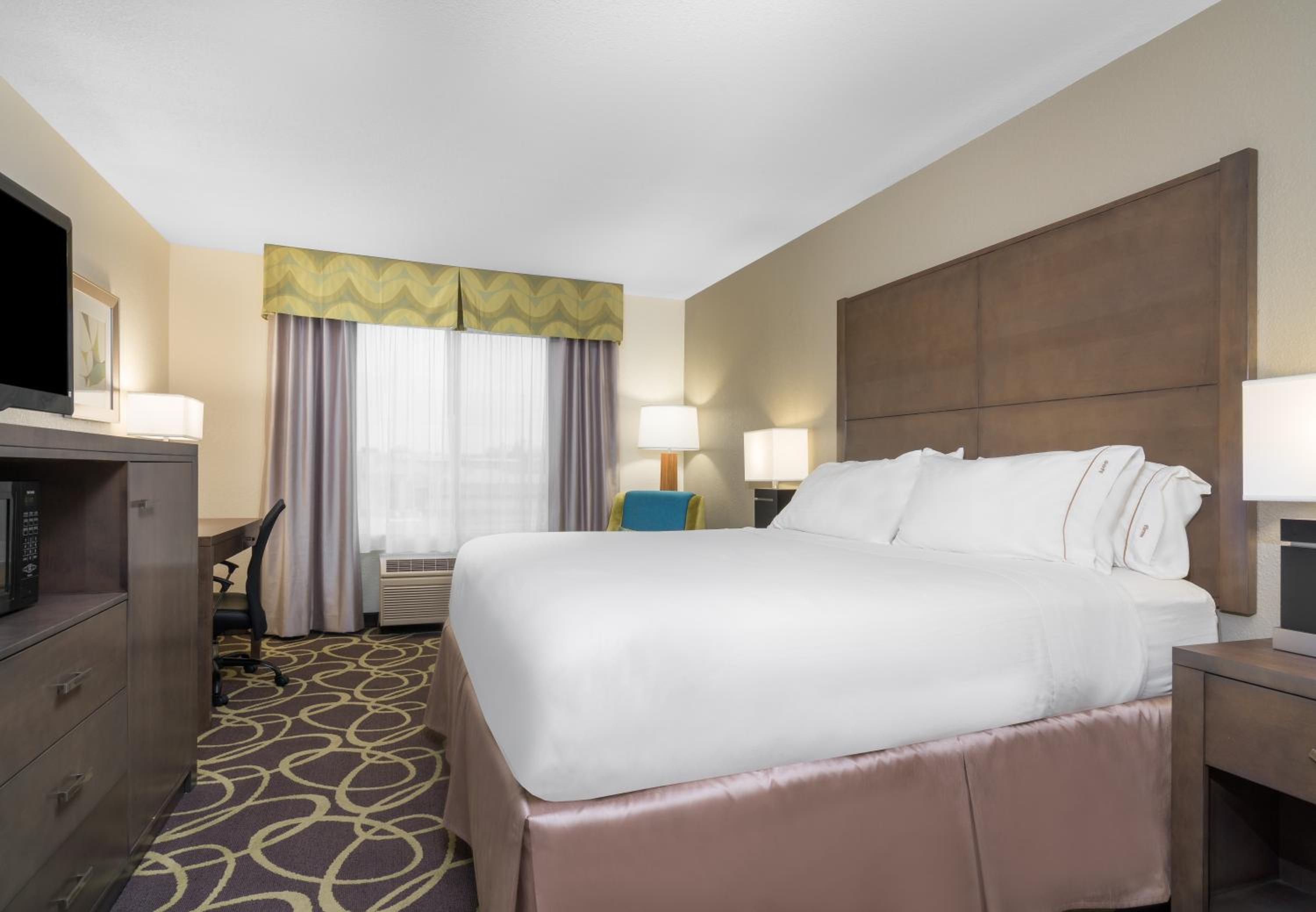 Standard King Room - Photo 1