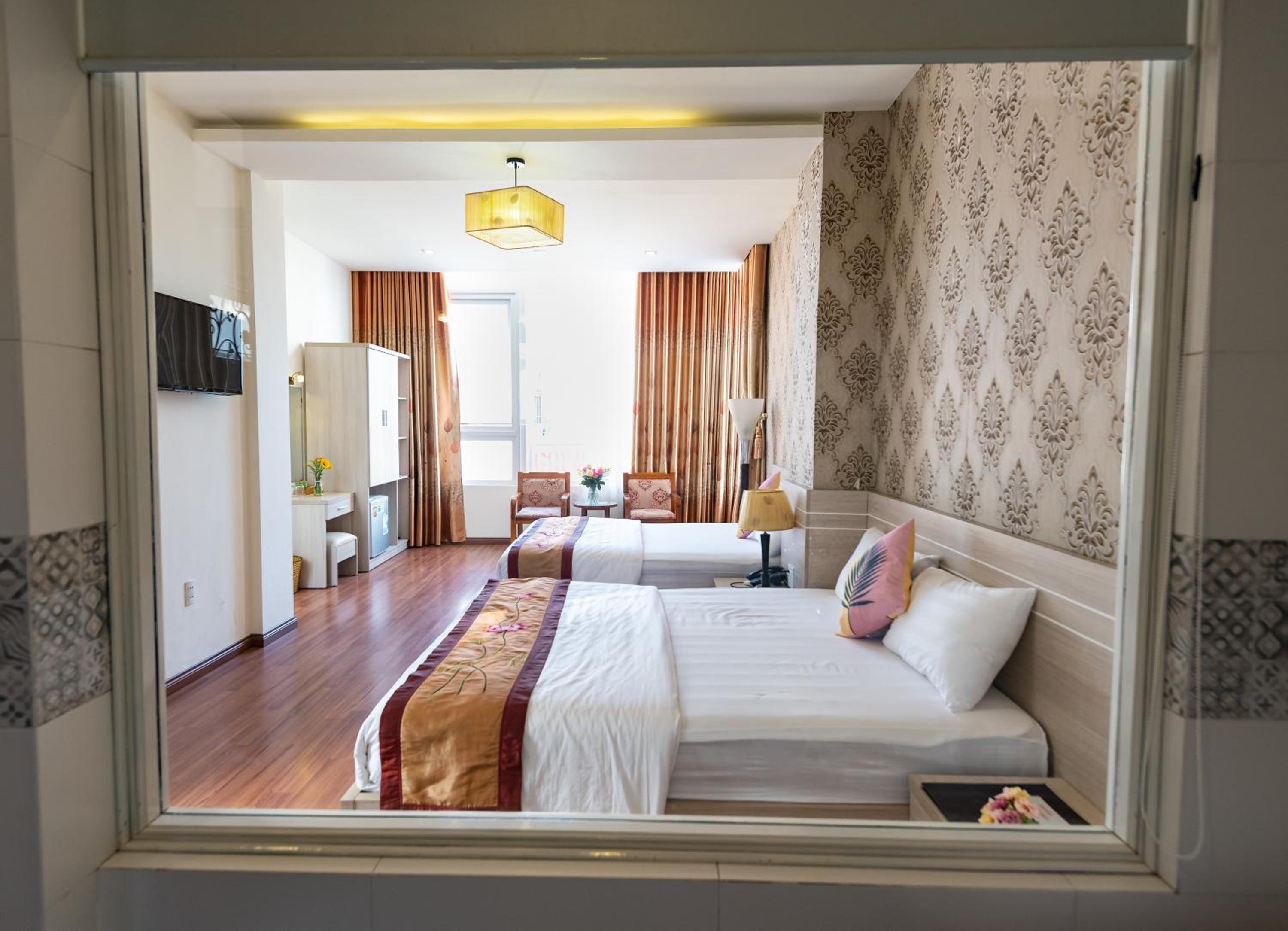 Deluxe Family Suite