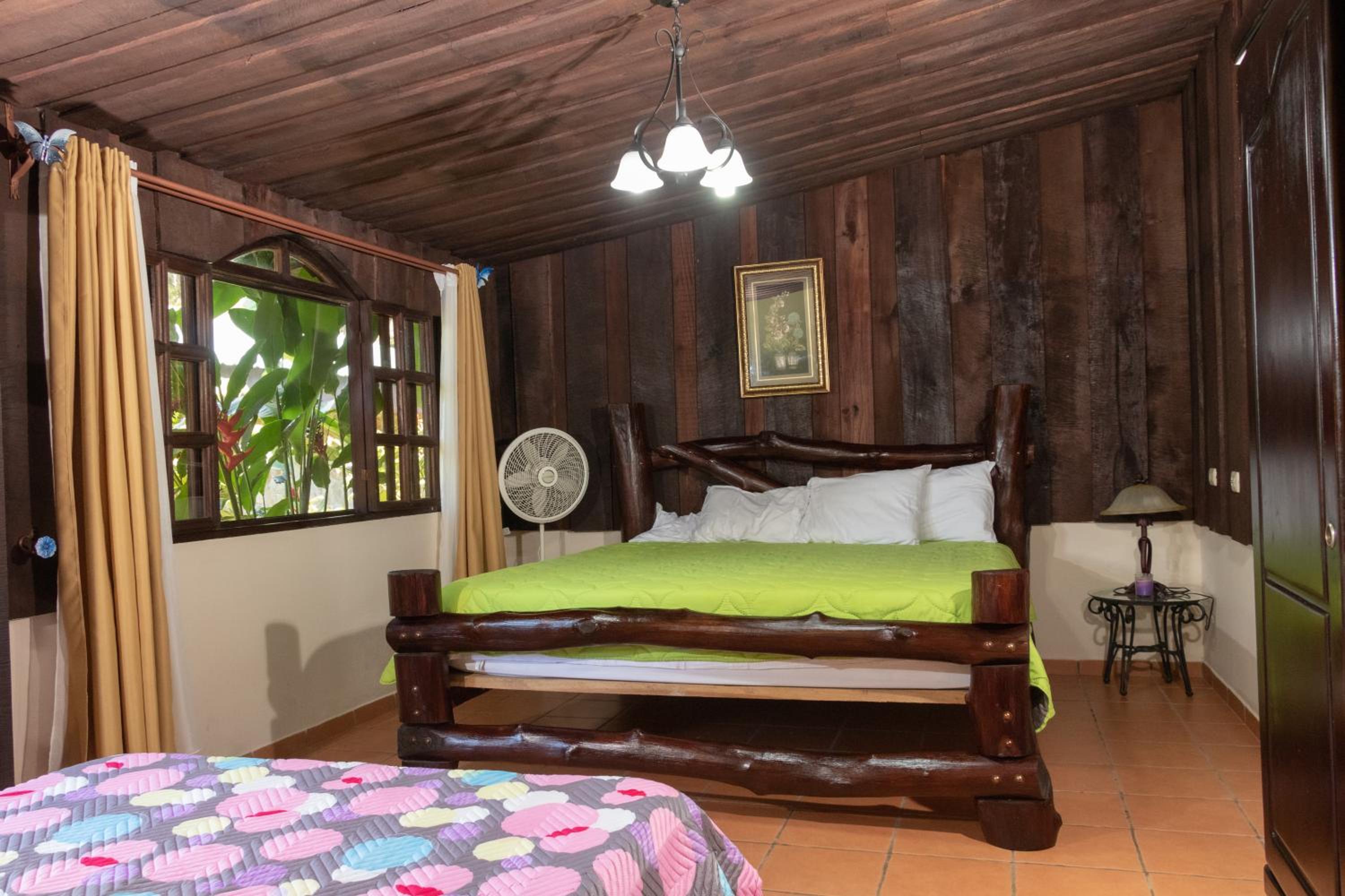 Deluxe King Room photo 2