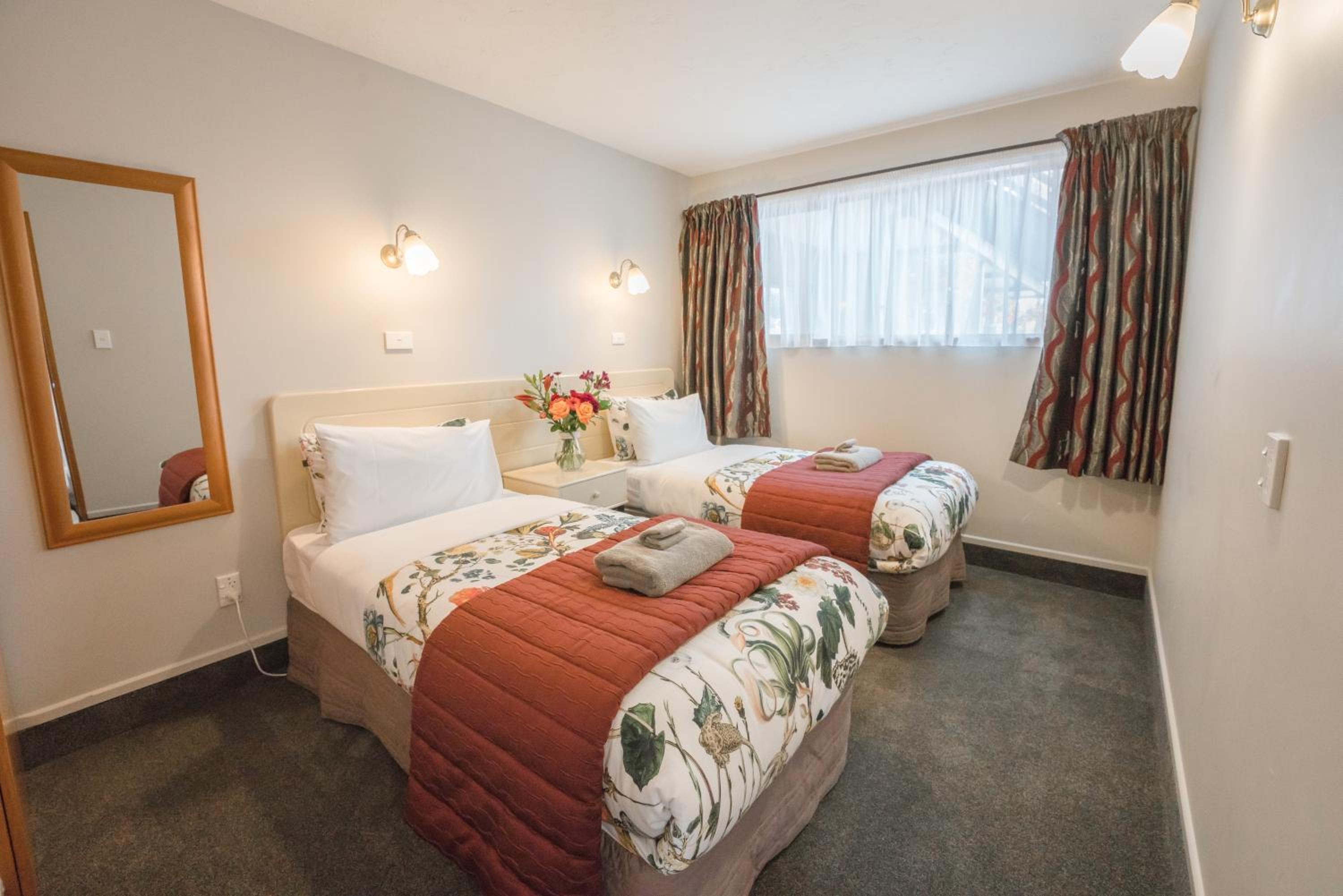 Deluxe Family Room - Photo 10