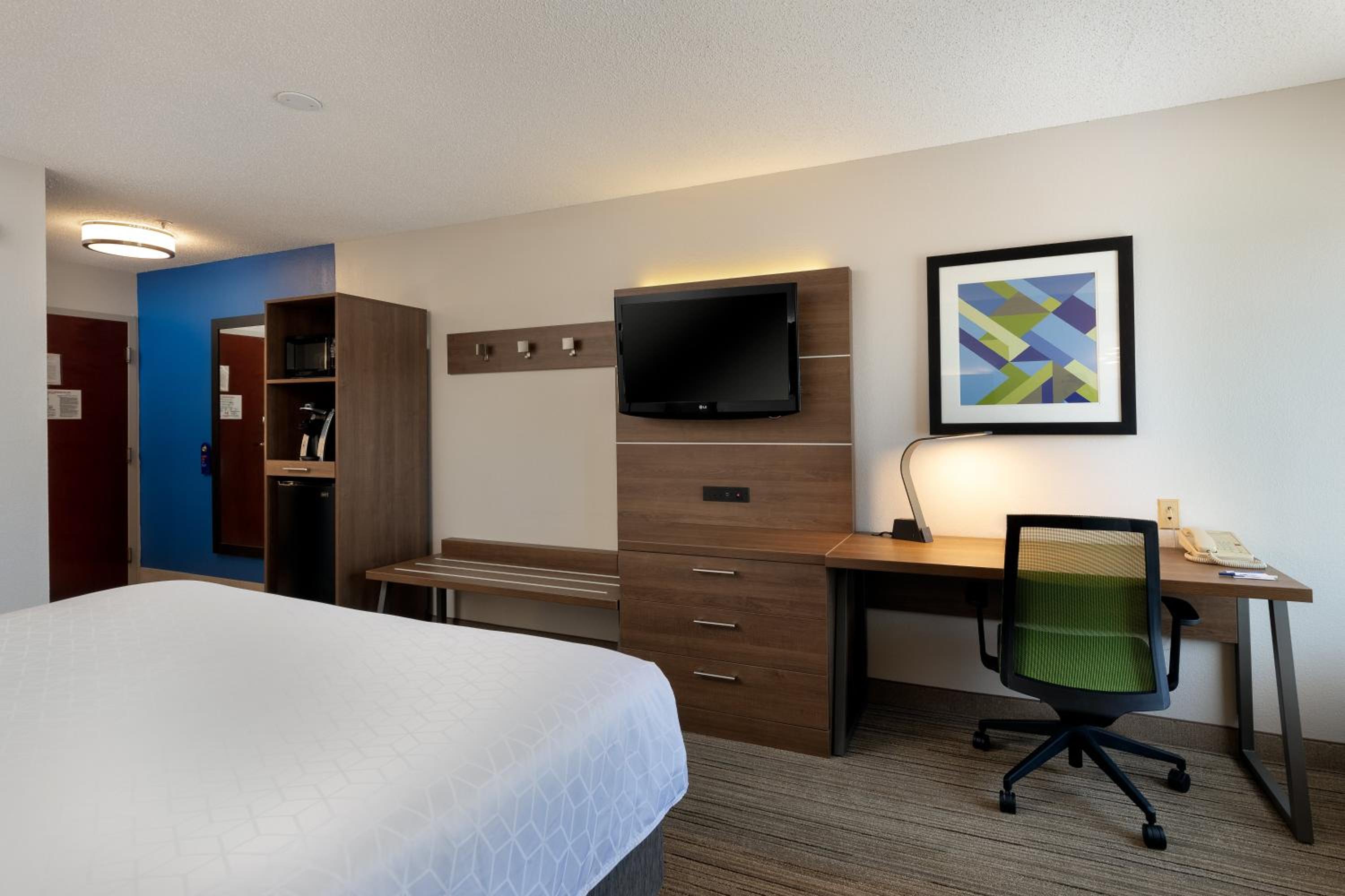 Standard King Room - Photo 2