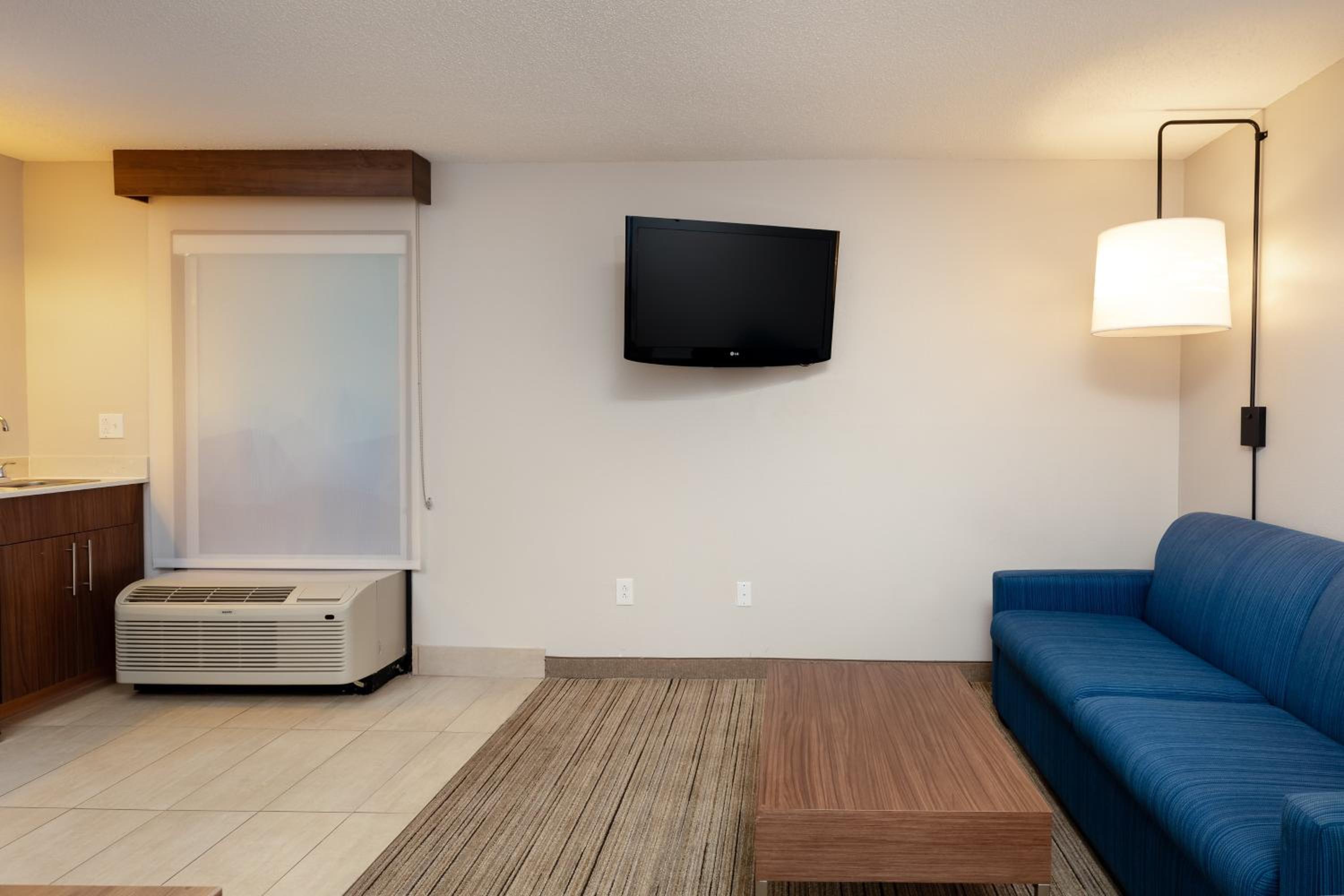 Queen Suite with Two Queen Beds and Additional Living Area - Photo 4
