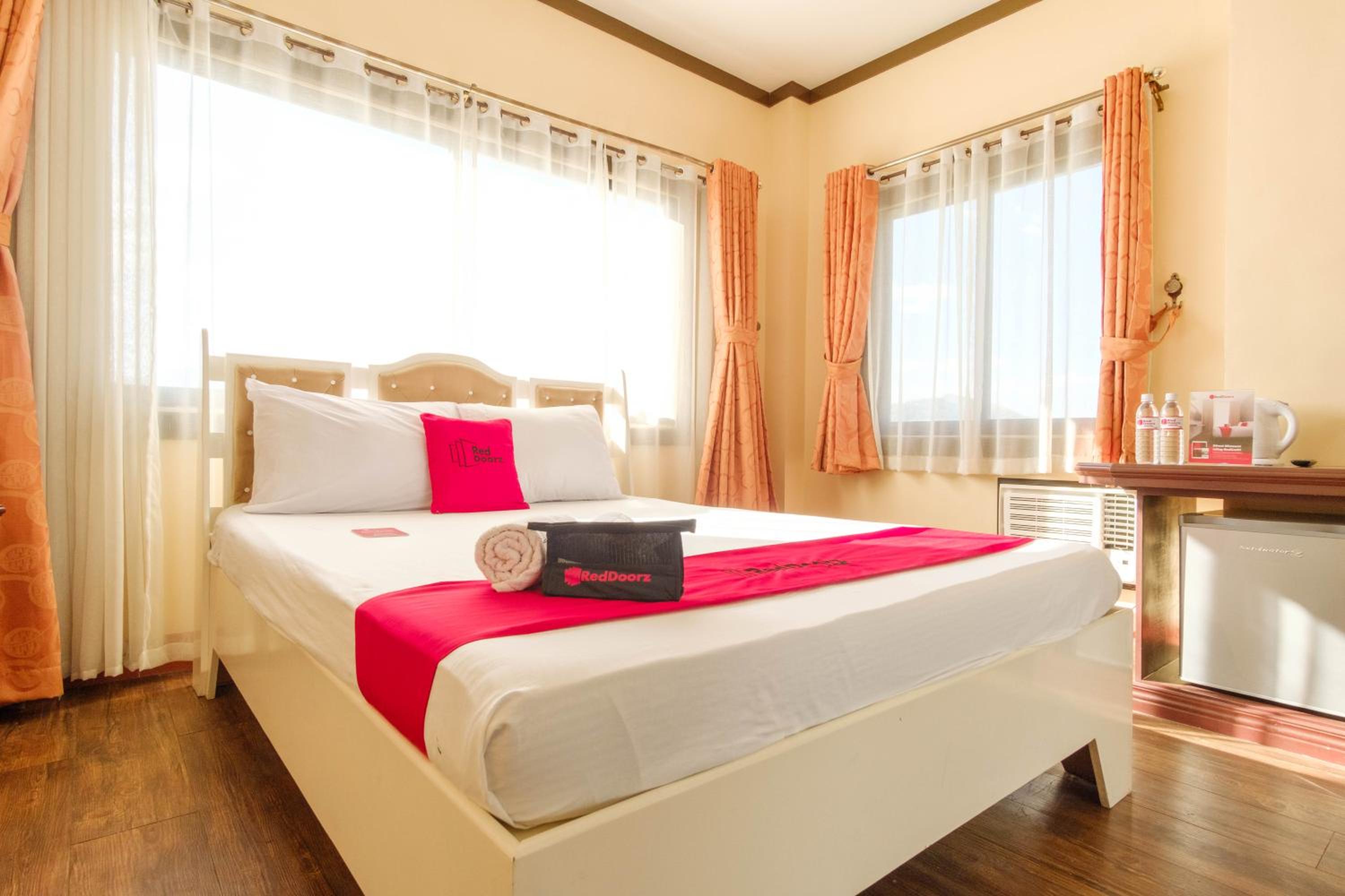 Standard King Room - Photo 4