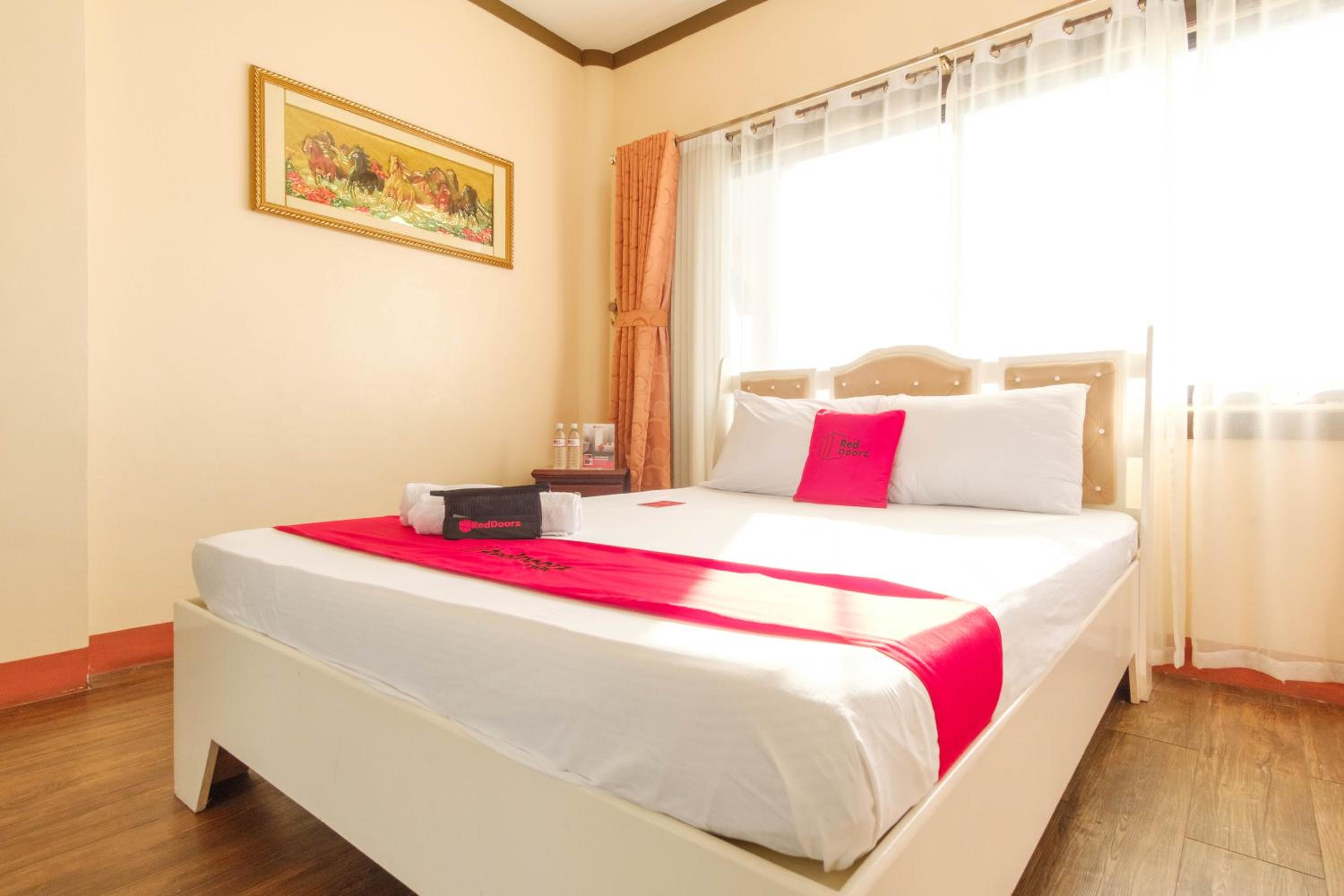 Standard King Room - Photo 1
