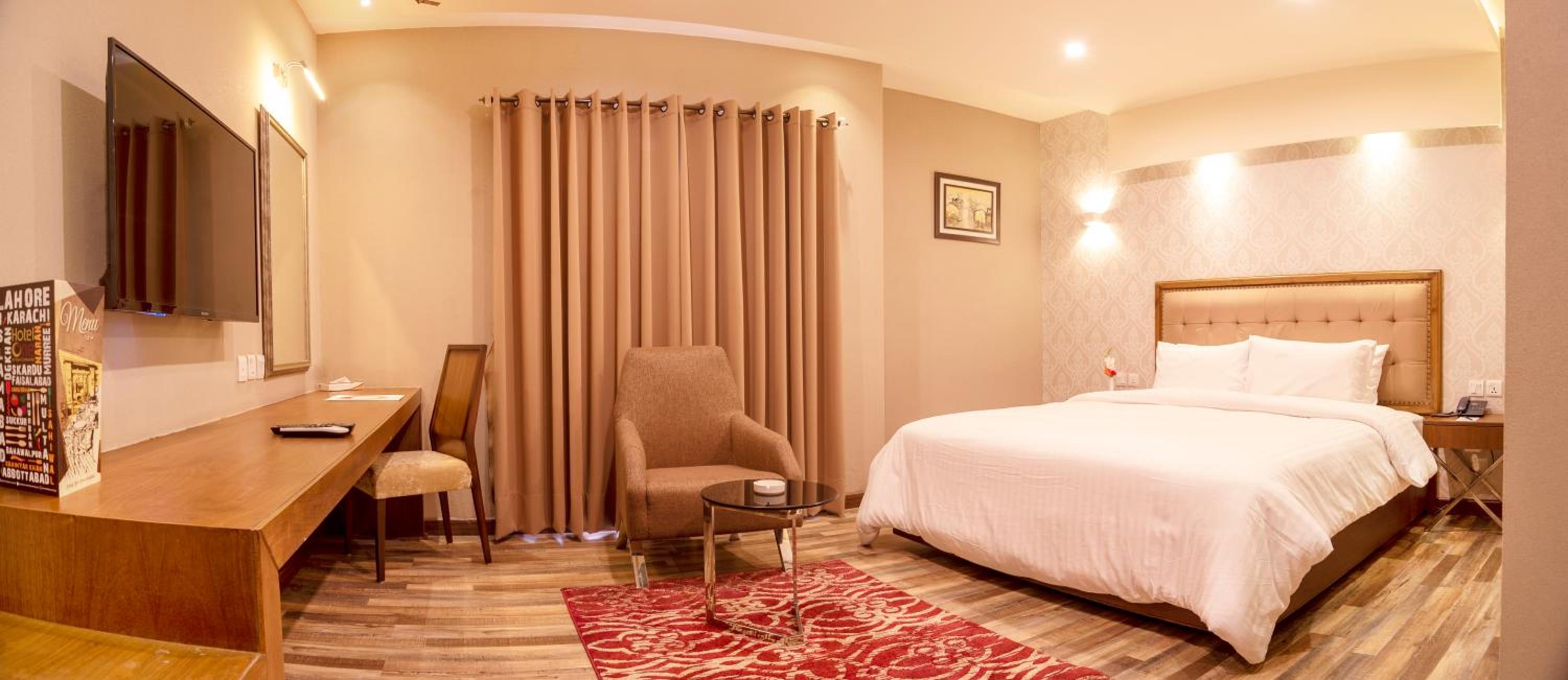 Deluxe King Room