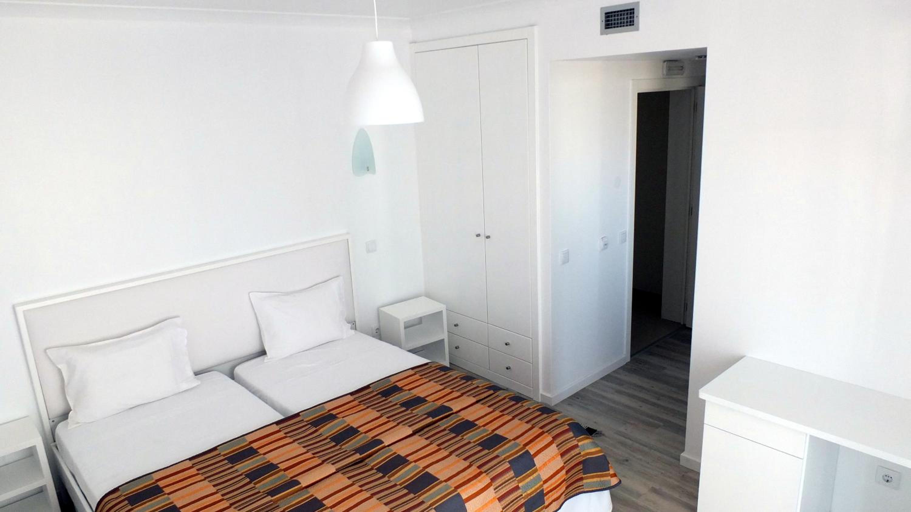 Double or Twin Room - Photo 4