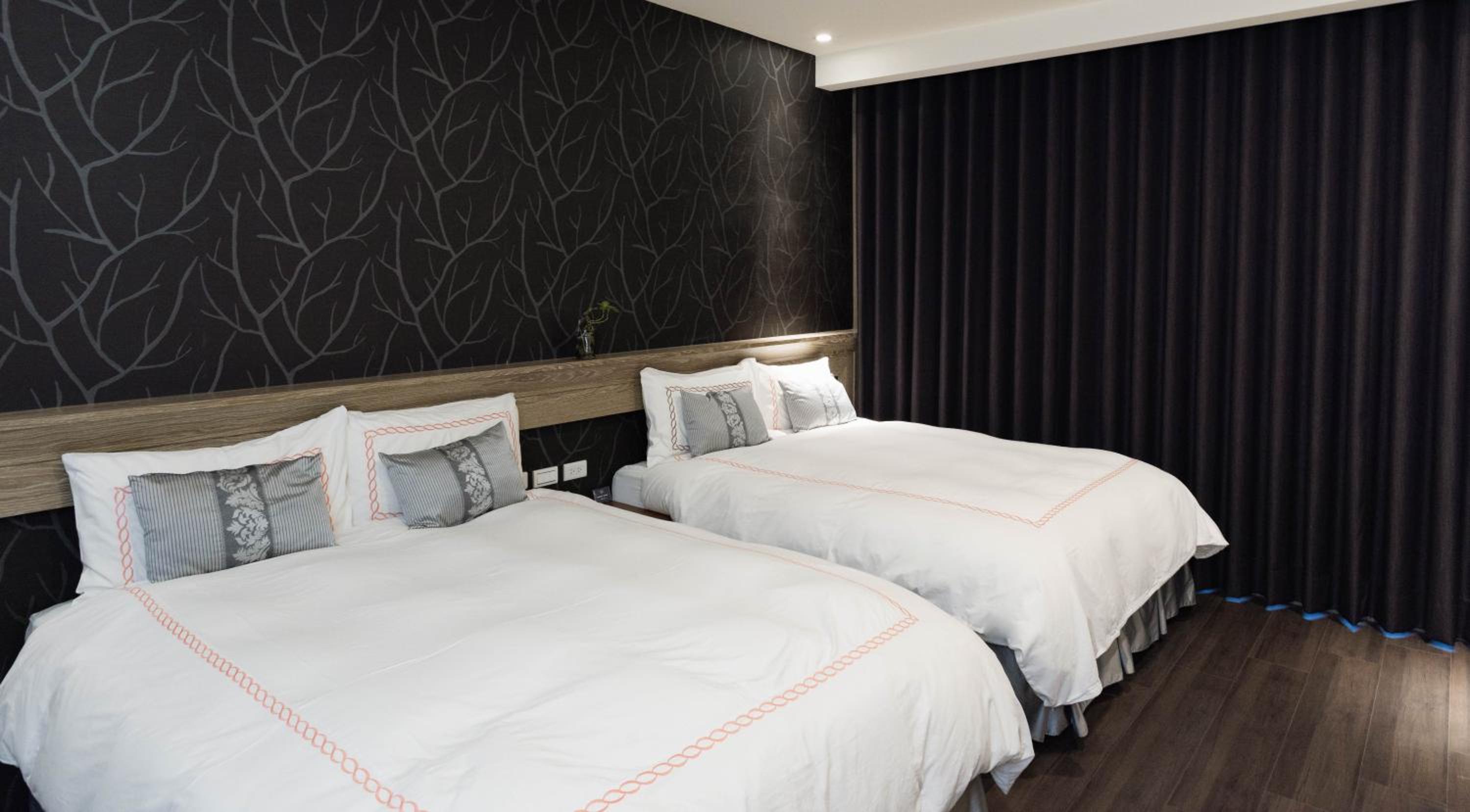 Quadruple Room with Balcony photo 3