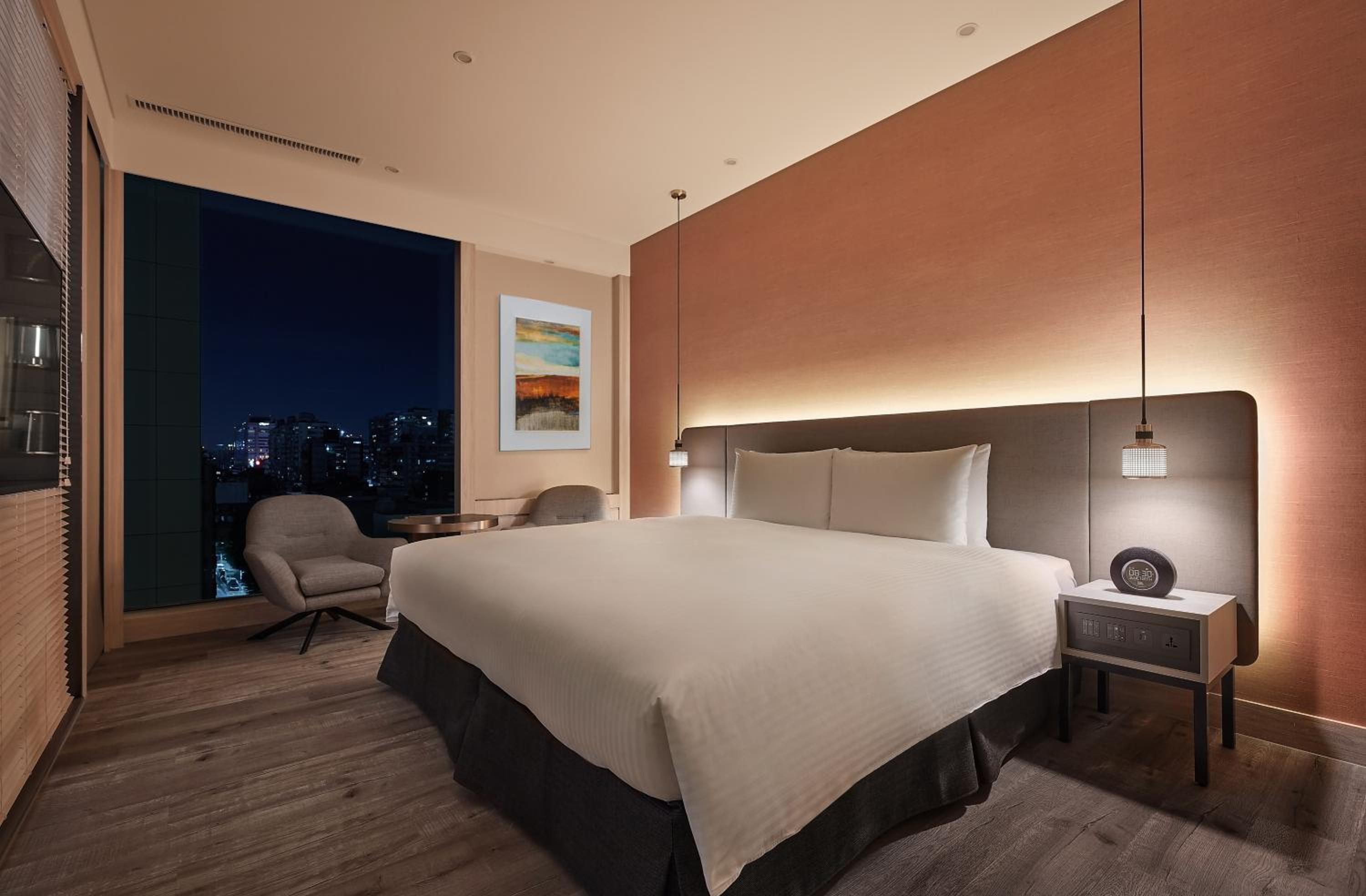 Premier Double Room with City View photo 2