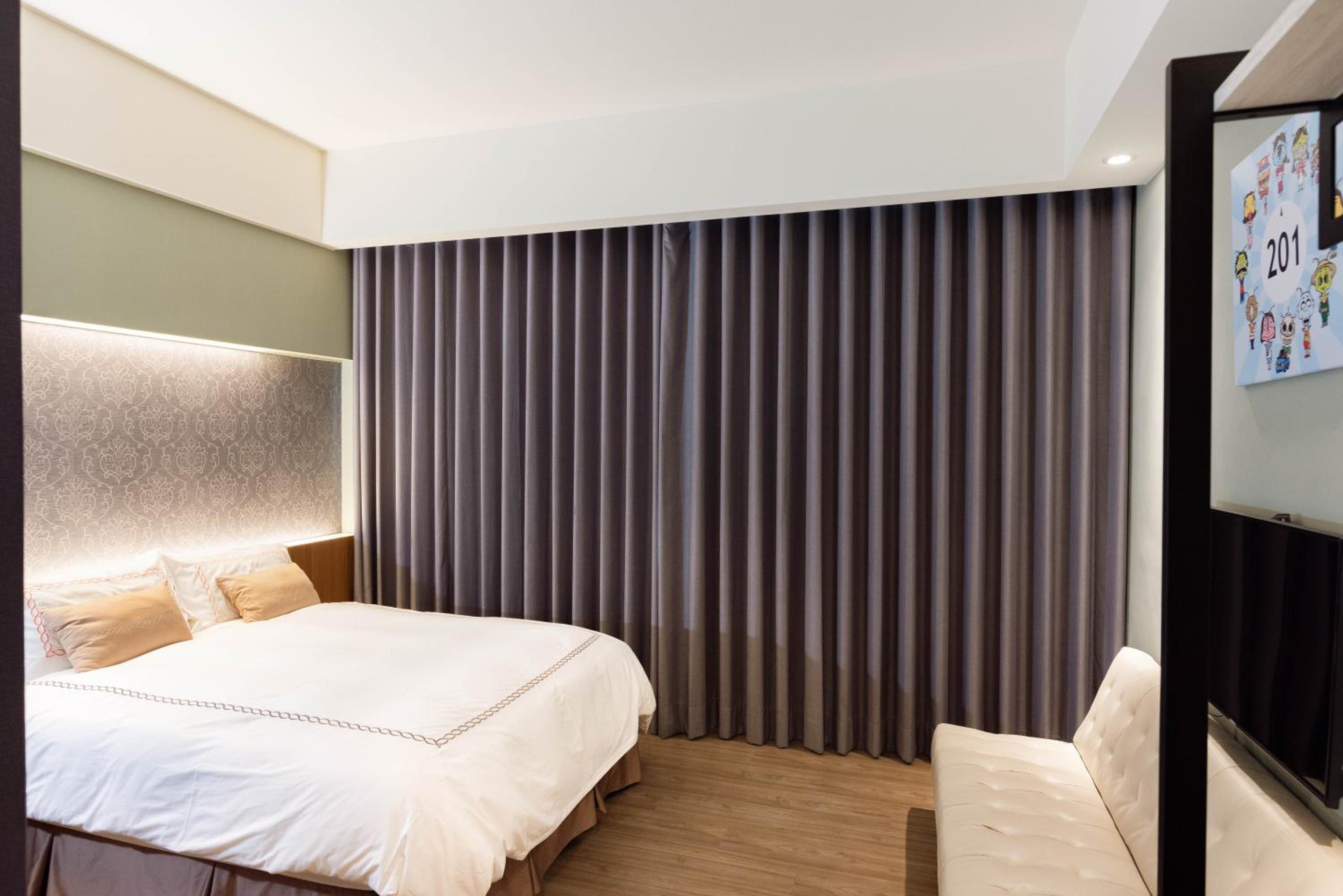 Deluxe Double Room with Bath photo 2