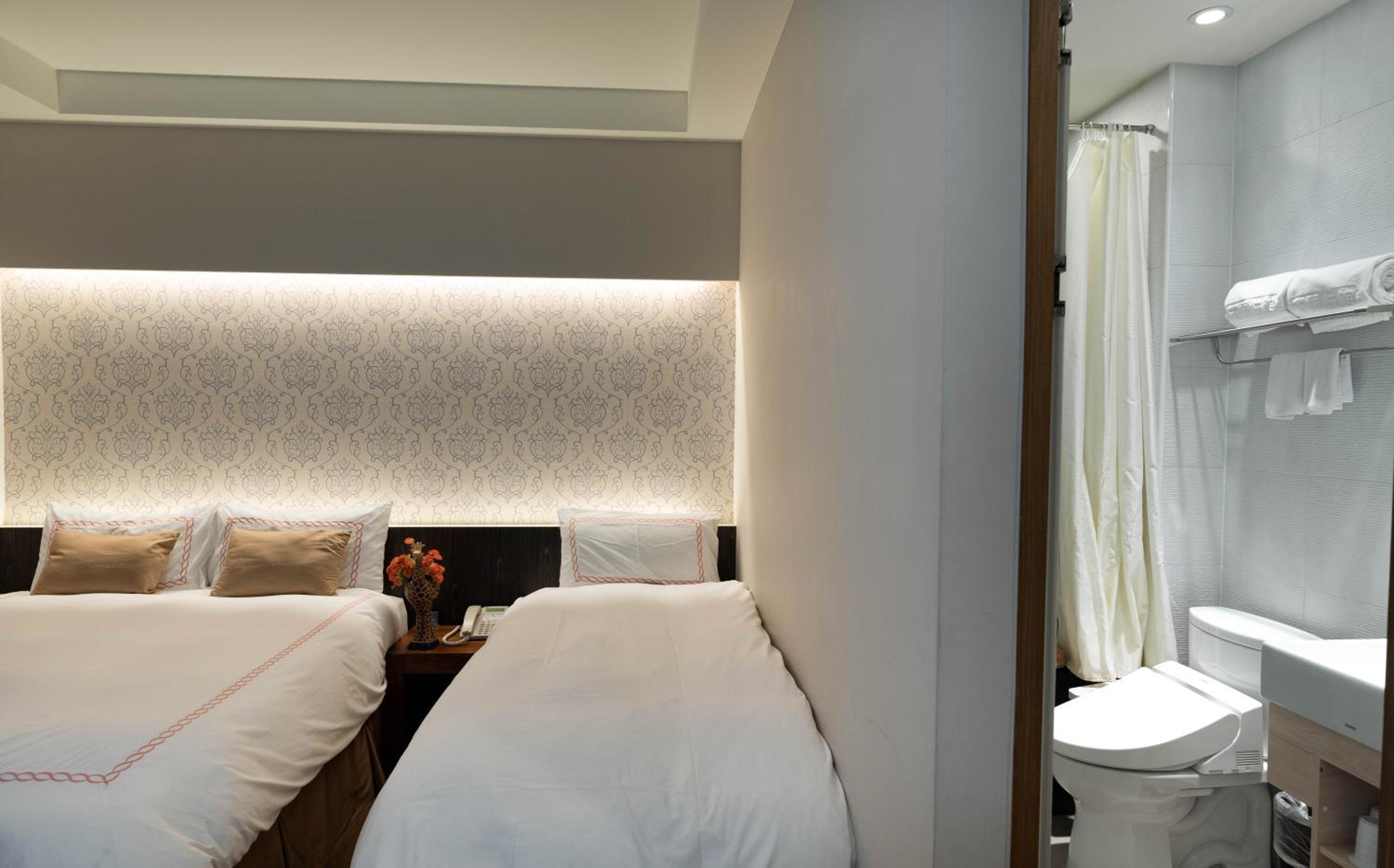 Triple Room with Bath photo 1