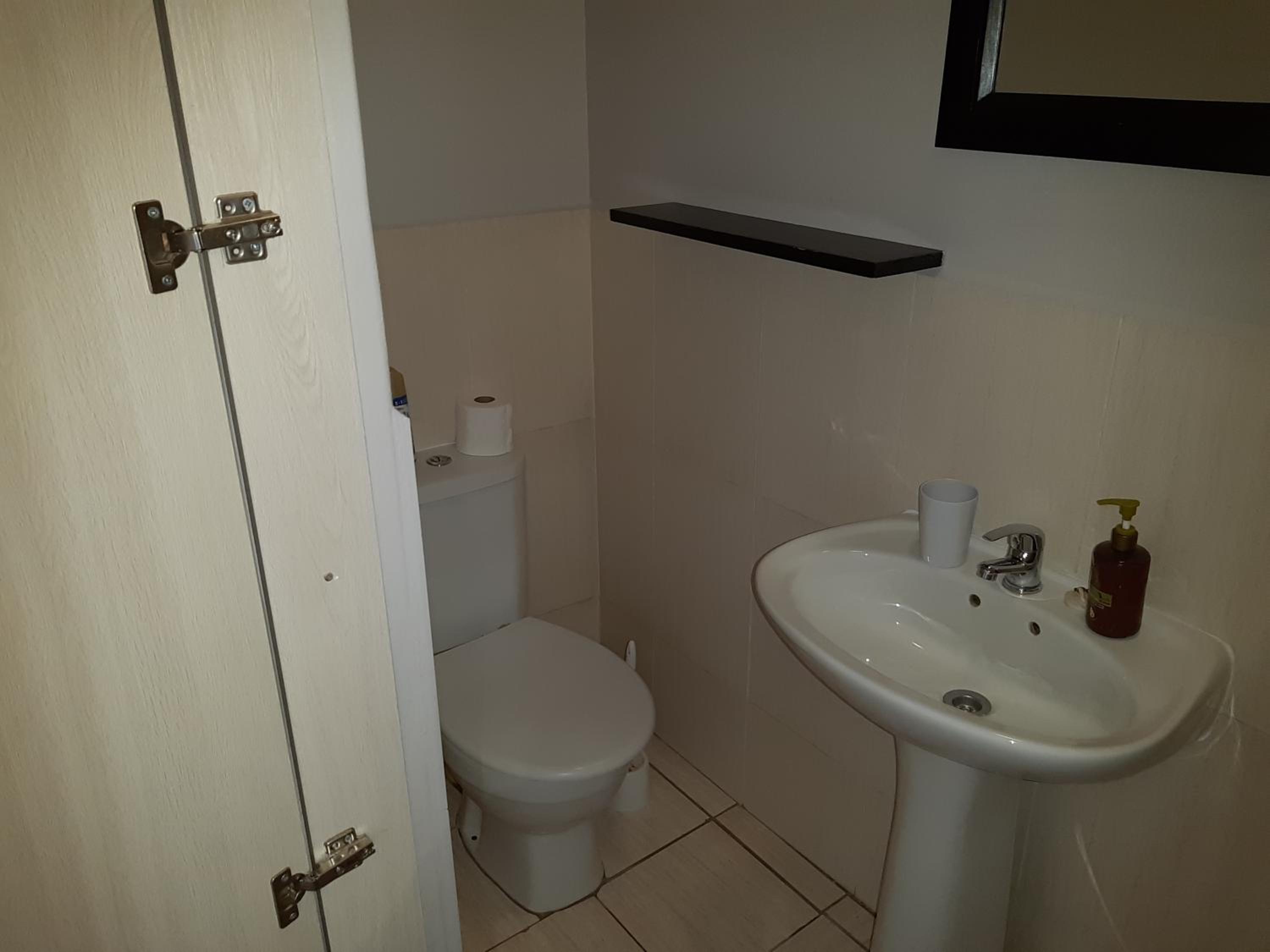 Deluxe Double Room (2 Adults + 1 Child) - Photo 2