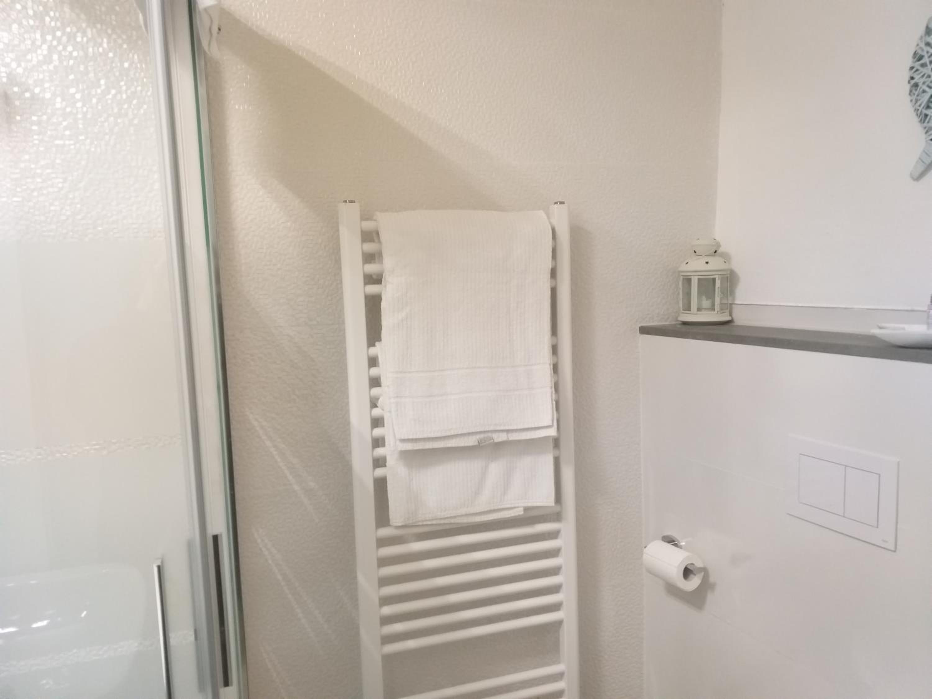 Deluxe Room (2 Adults + 1 Child) - Photo 33