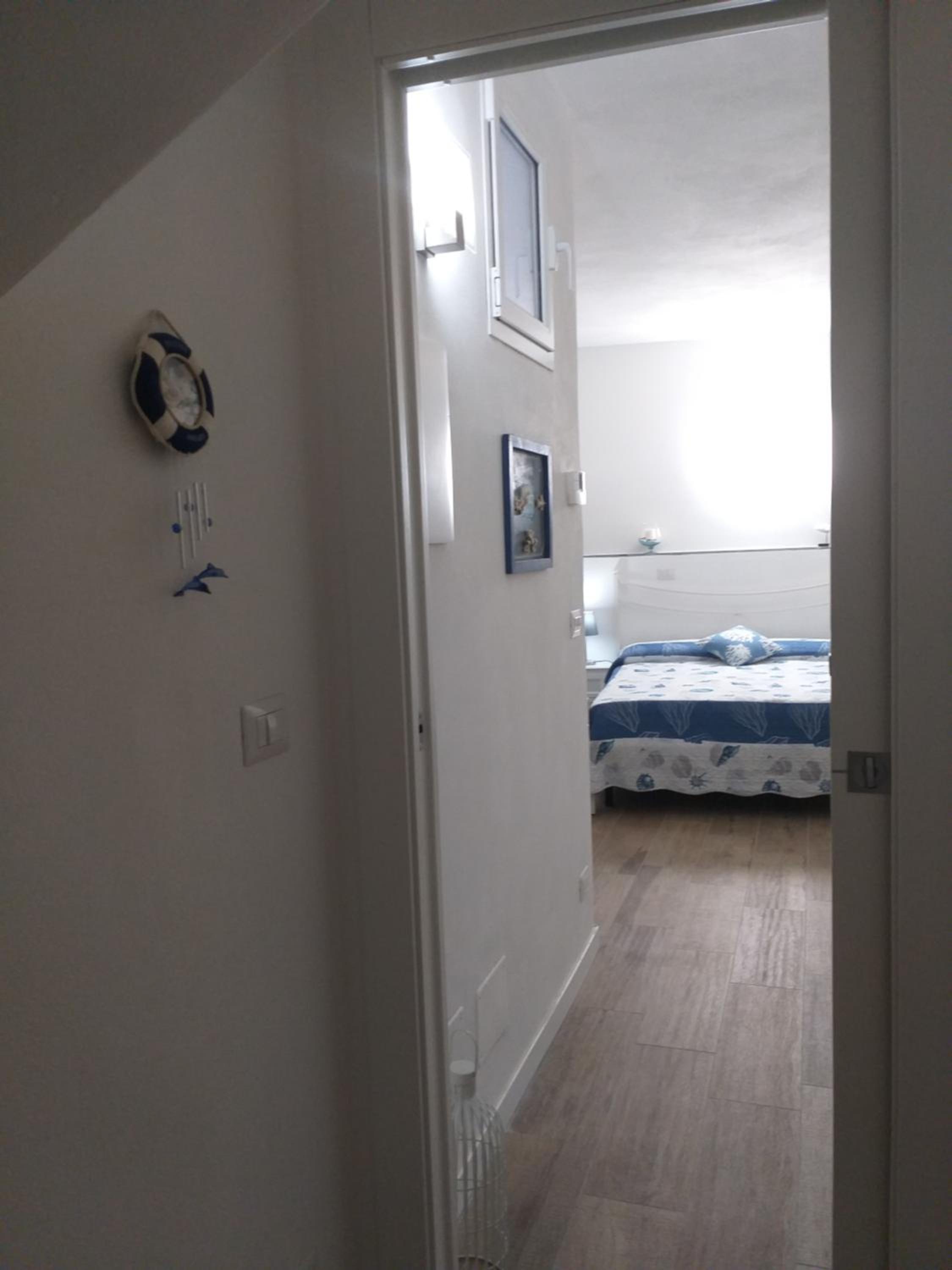 Deluxe Room (2 Adults + 1 Child) - Photo 9