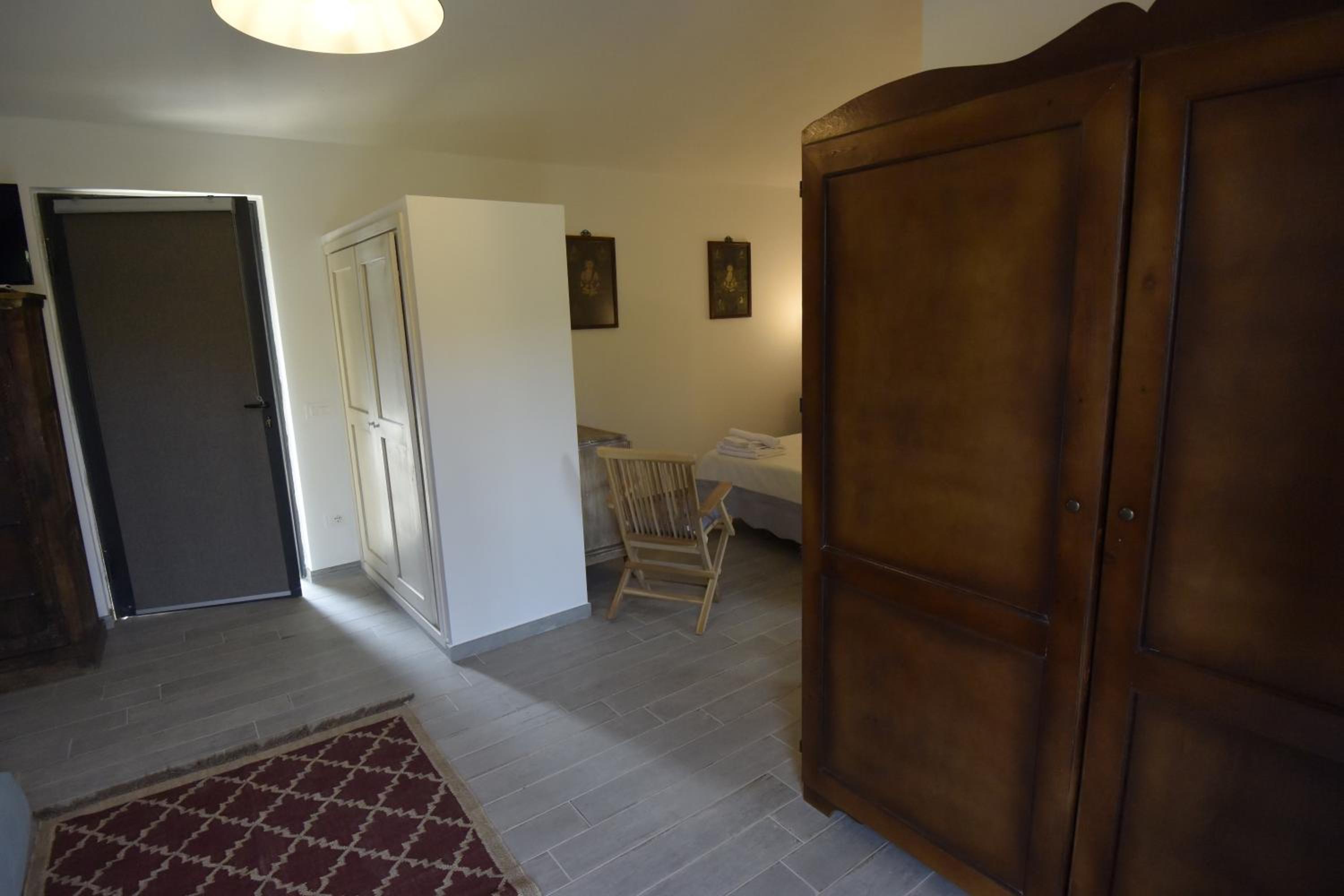 Apartment photo 2