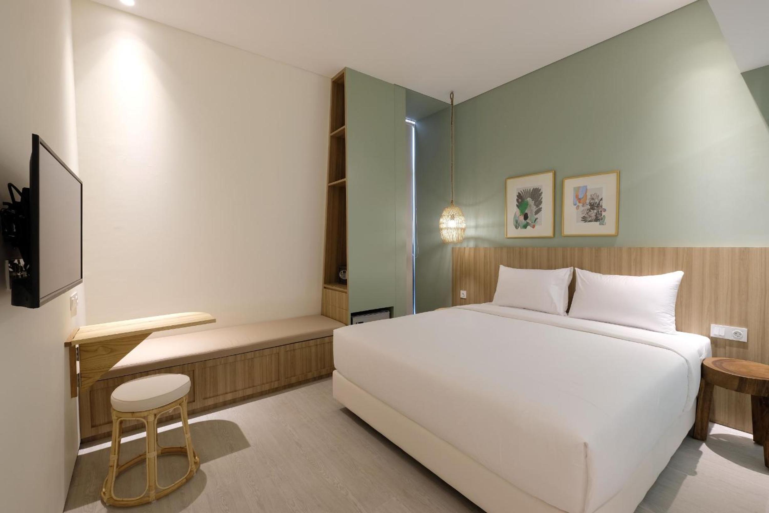 Deluxe Queen Room - Photo 6